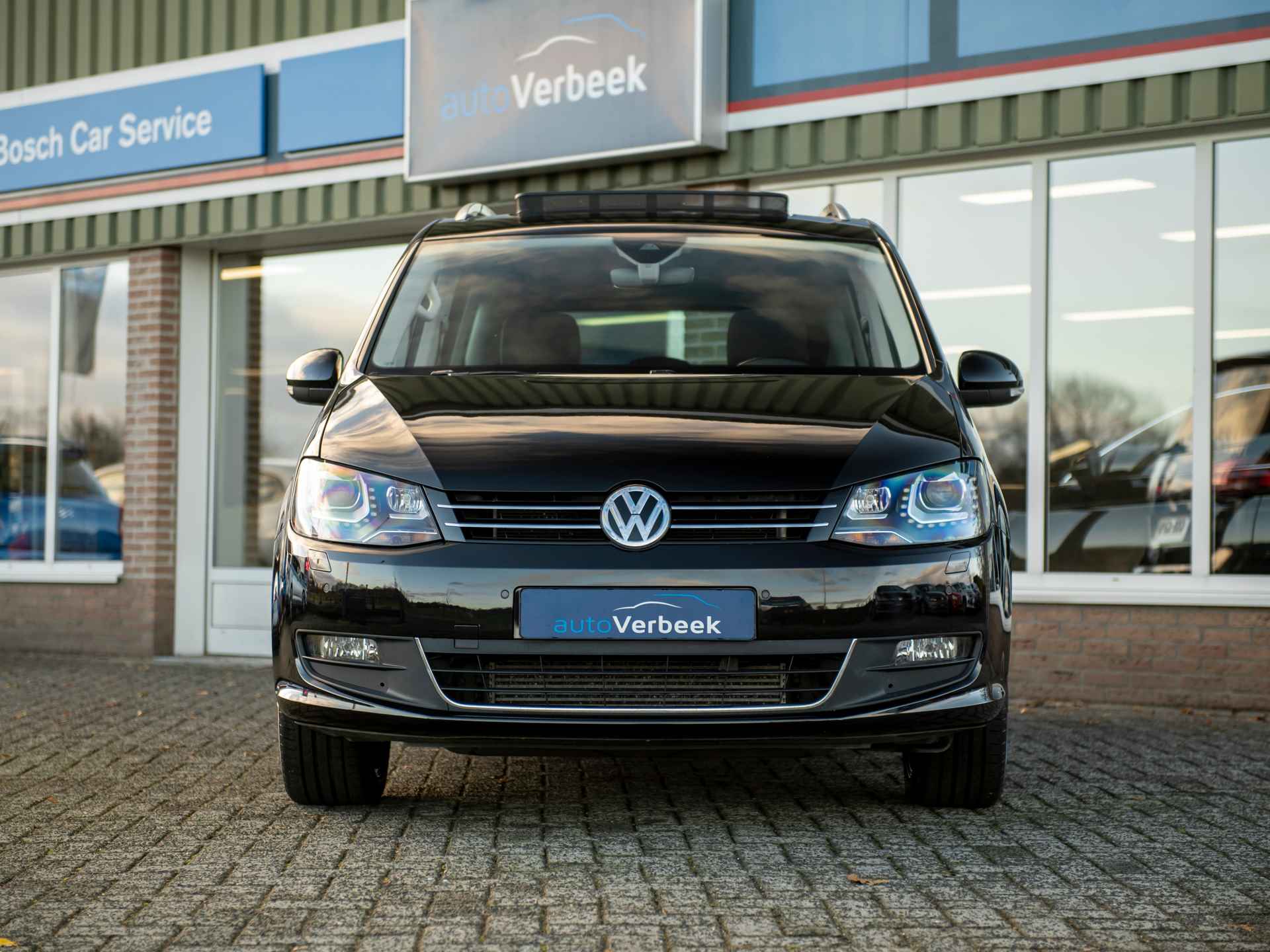 Volkswagen Sharan 2.0TSi DSG6 220pk Sound 7P | Dealeronderhouden! | Pano | El.schuifdeuren + Achterklep | El.trekhaak | Bi-Xenon | Navi | App-Connect | ACC | Keyless Entry | 2 kinderzitjes geïntegreerd - 17/56