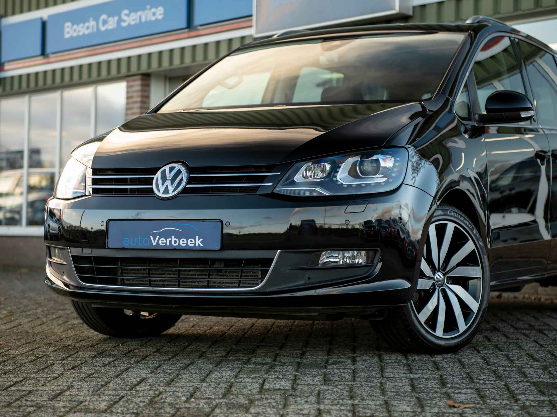 Volkswagen Sharan 2.0TSi DSG6 220pk Sound 7P | Dealeronderhouden! | Pano | El.schuifdeuren + Achterklep | El.trekhaak | Bi-Xenon | Navi | App-Connect | ACC | Keyless Entry | 2 kinderzitjes geïntegreerd - 25/56