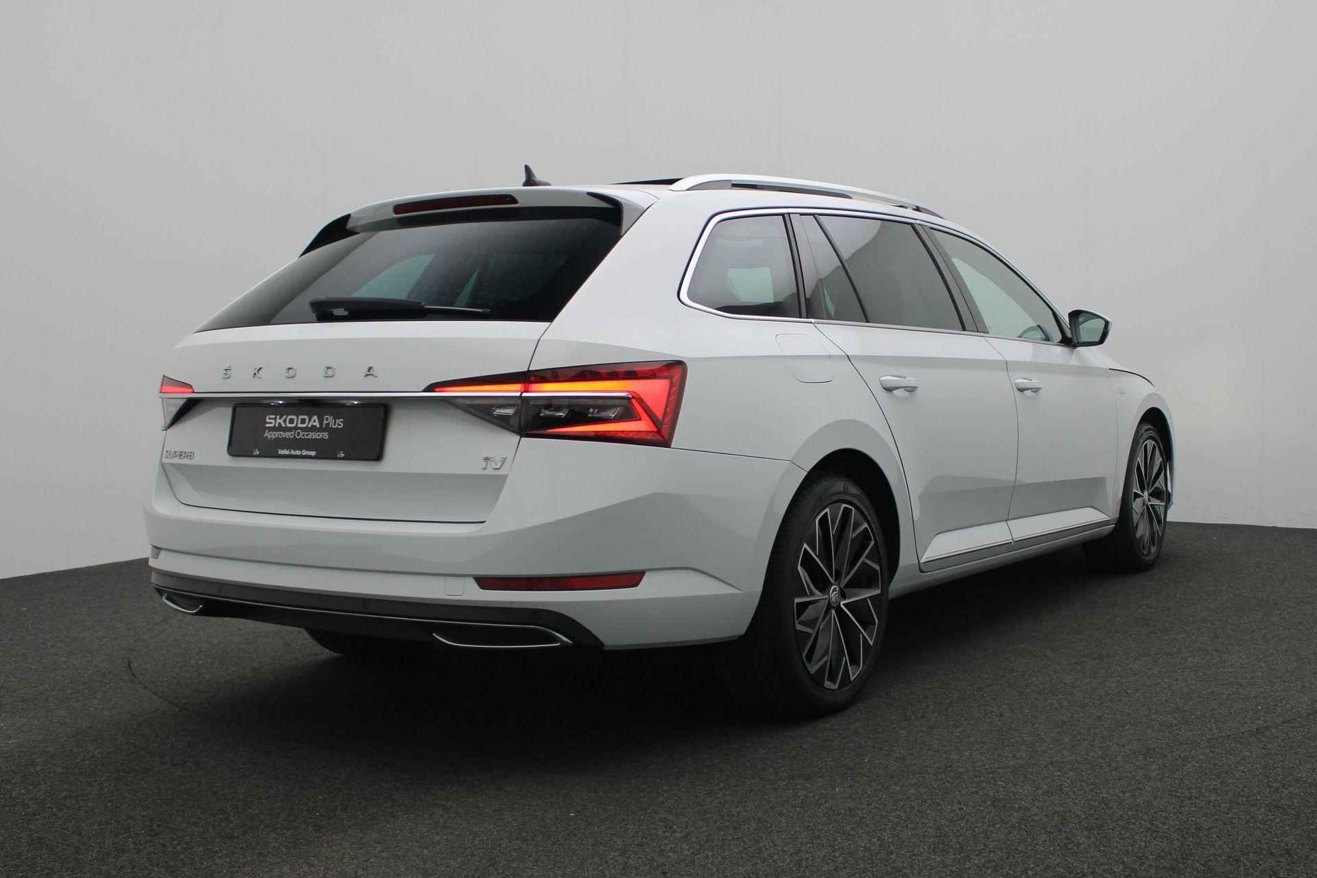 Skoda Superb Combi 1.4 TSI 218PK DSG iV Laurin & Klement | Pano | Leder | Geheugenstoelen | Matrix LED | CANTON Soundsystem | Adaptief onderstel | Stoel-/achterbankverwarming - 4/48