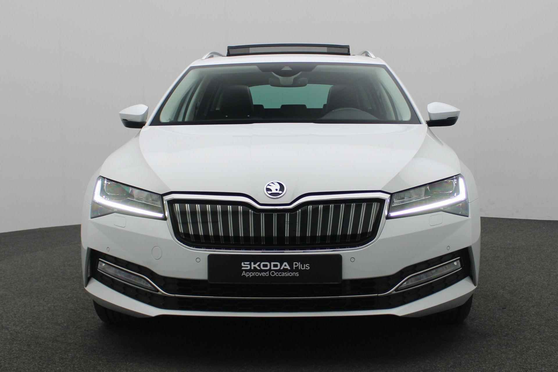 Skoda Superb Combi 1.4 TSI 218PK DSG iV Laurin & Klement | Pano | Leder | Geheugenstoelen | Matrix LED | CANTON Soundsystem | Adaptief onderstel | Stoel-/achterbankverwarming - 21/48