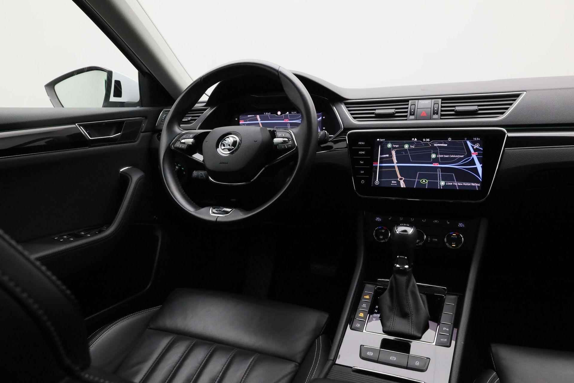 Skoda Superb Combi 1.4 TSI 218PK DSG iV Laurin & Klement | Pano | Leder | Geheugenstoelen | Matrix LED | CANTON Soundsystem | Adaptief onderstel | Stoel-/achterbankverwarming - 32/48