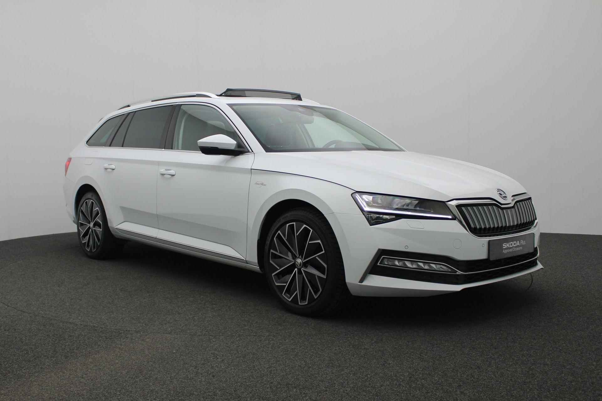 Skoda Superb Combi 1.4 TSI 218PK DSG iV Laurin & Klement | Pano | Leder | Geheugenstoelen | Matrix LED | CANTON Soundsystem | Adaptief onderstel | Stoel-/achterbankverwarming - 39/48