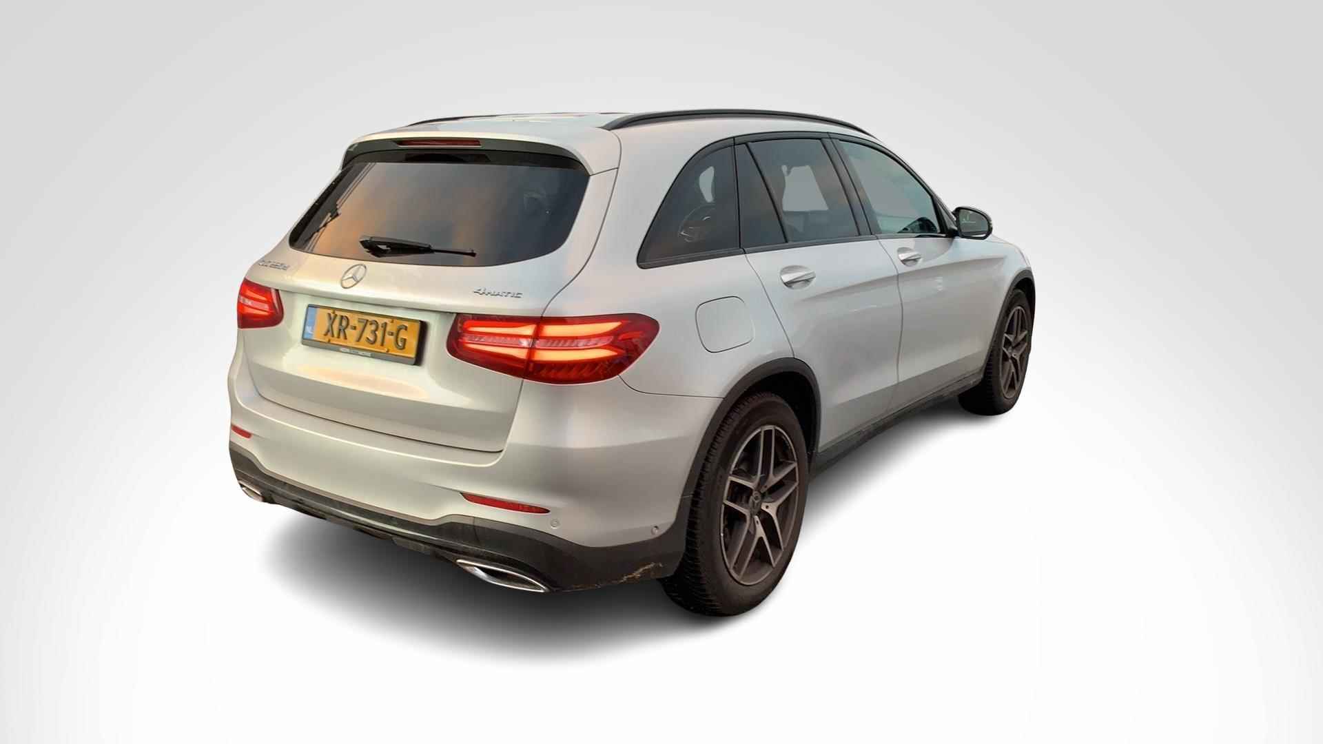 Mercedes-Benz GLC GLC 220d Automaat 4MATIC AMG Line | Nightpakket | Panoramadak | Comand Online | Stoelverwarming | Spiegelpakket | LED | Parktronic - 2/4