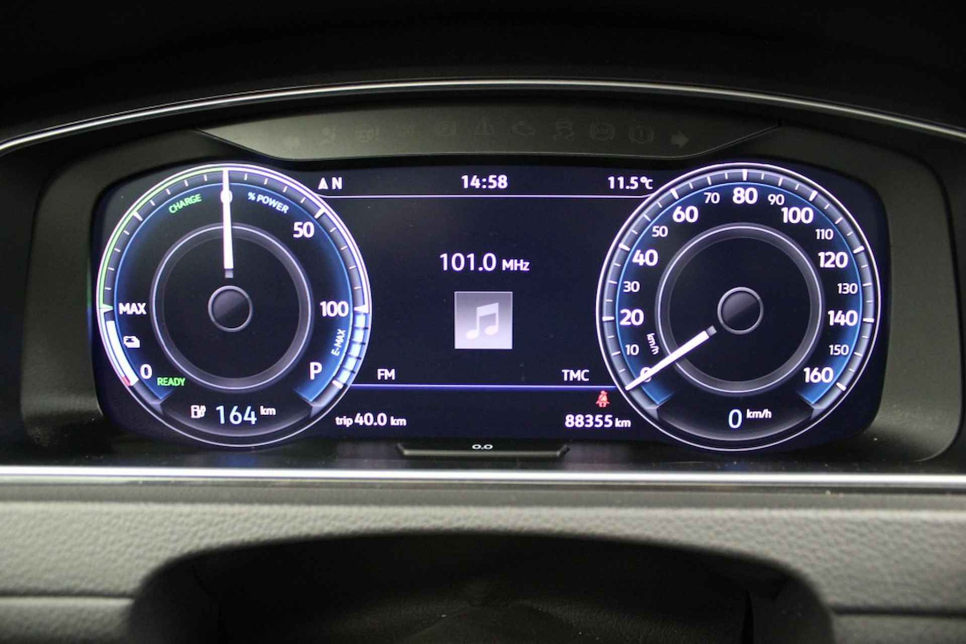 VOLKSWAGEN Golf E-Golf - Digital Cockpit, Camera - 15/27