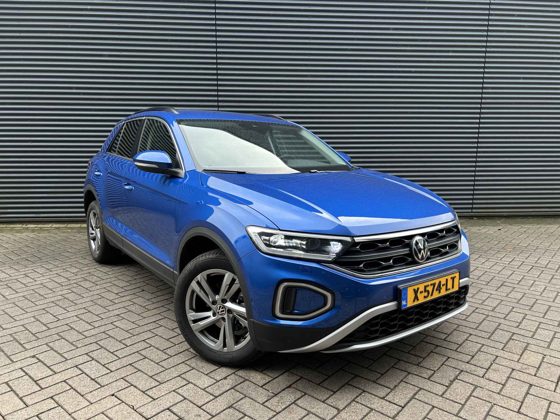 Volkswagen T-Roc Life Business 1.0 TSI 110 pk | Achteruitrijcamera | Winter Pakket | Navigatie | Assistance Pakket Plus - 6/28