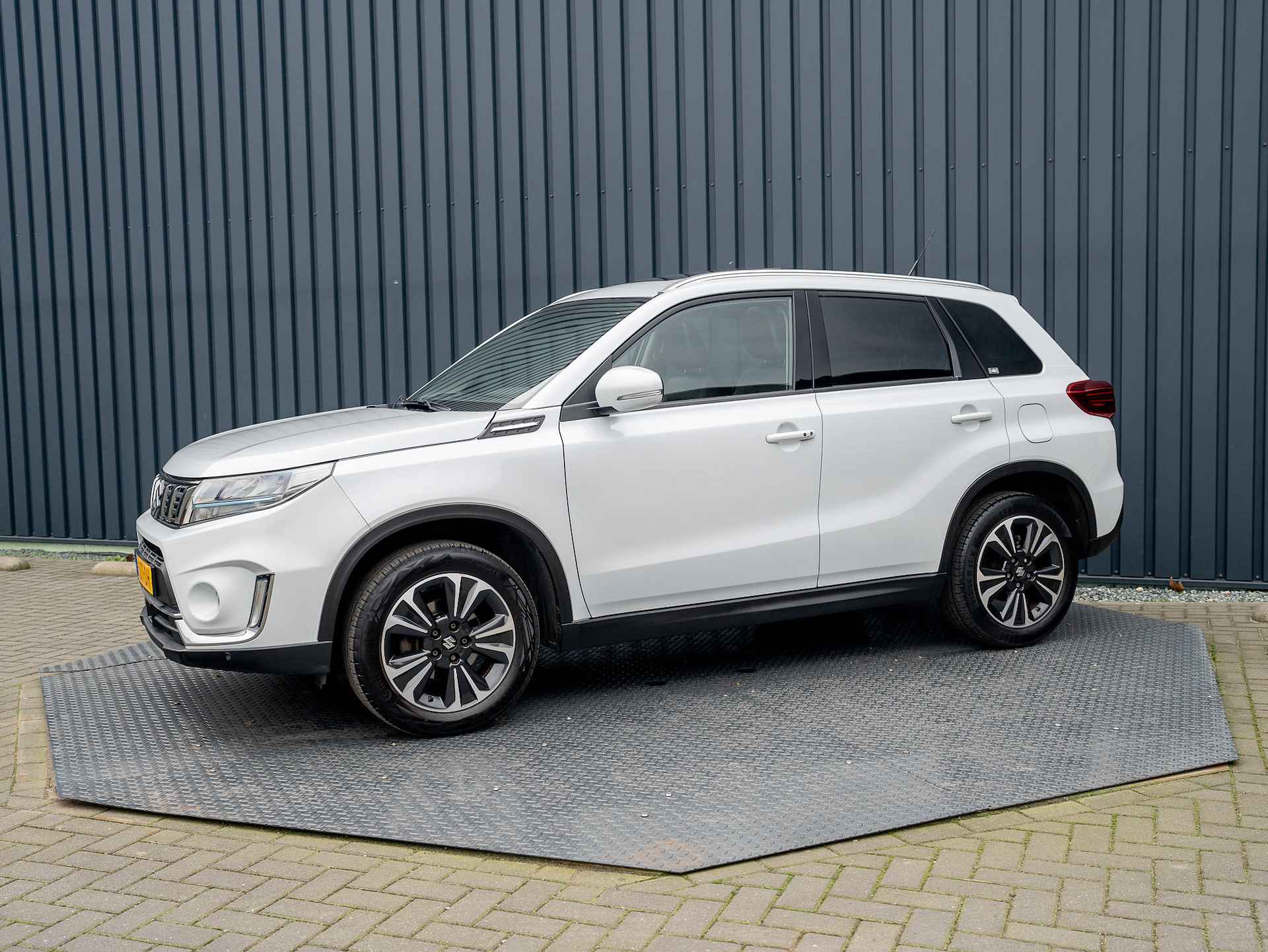 Suzuki Vitara 1.4 Boosterjet Style Smart Hybrid | Panodak | Camera | Adapt. Cr. | Keyless | Prijs Rijklaar!! - 3/44