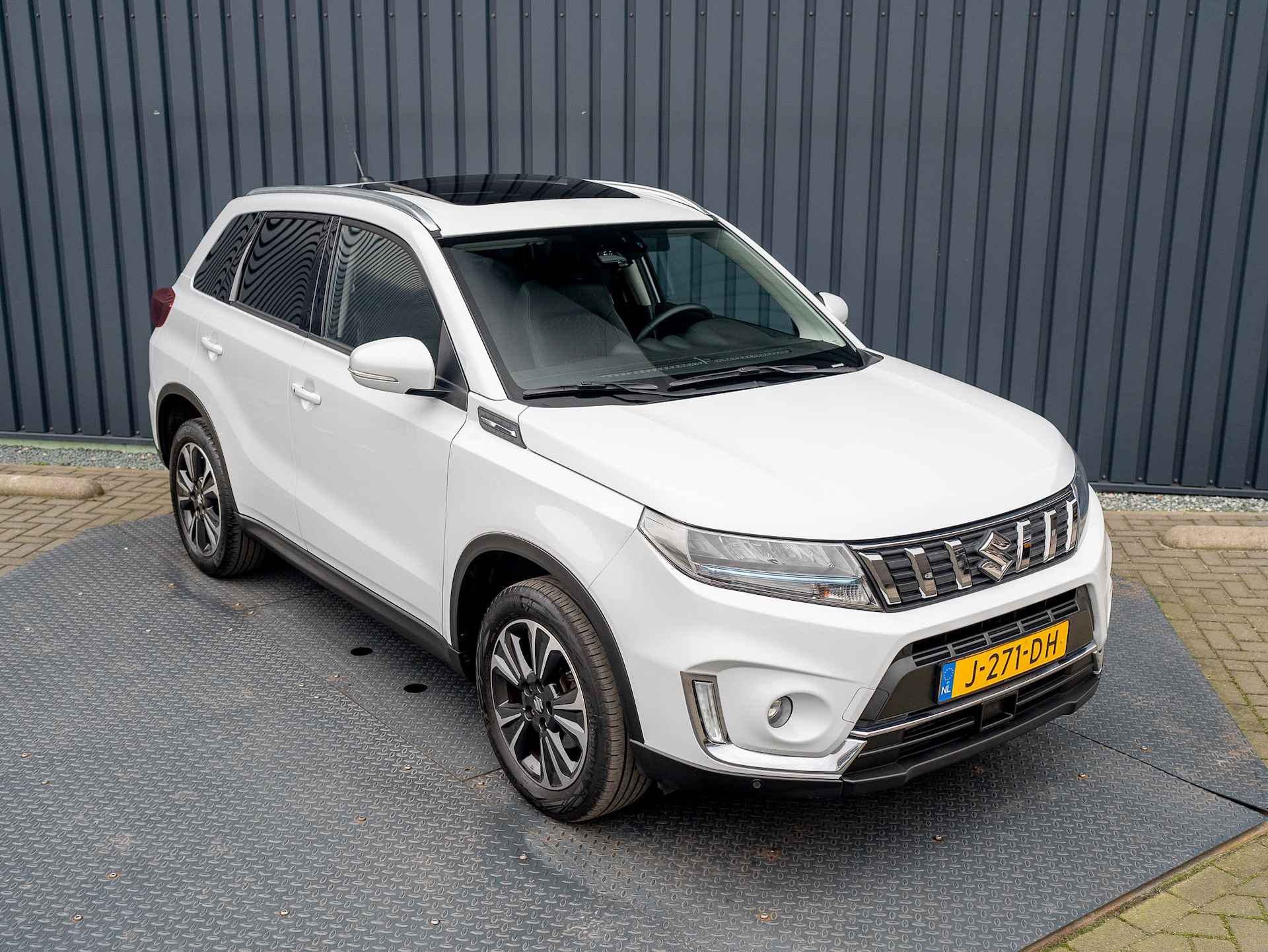 Suzuki Vitara 1.4 Boosterjet Style Smart Hybrid | Panodak | Camera | Adapt. Cr. | Keyless | Prijs Rijklaar!! - 36/44