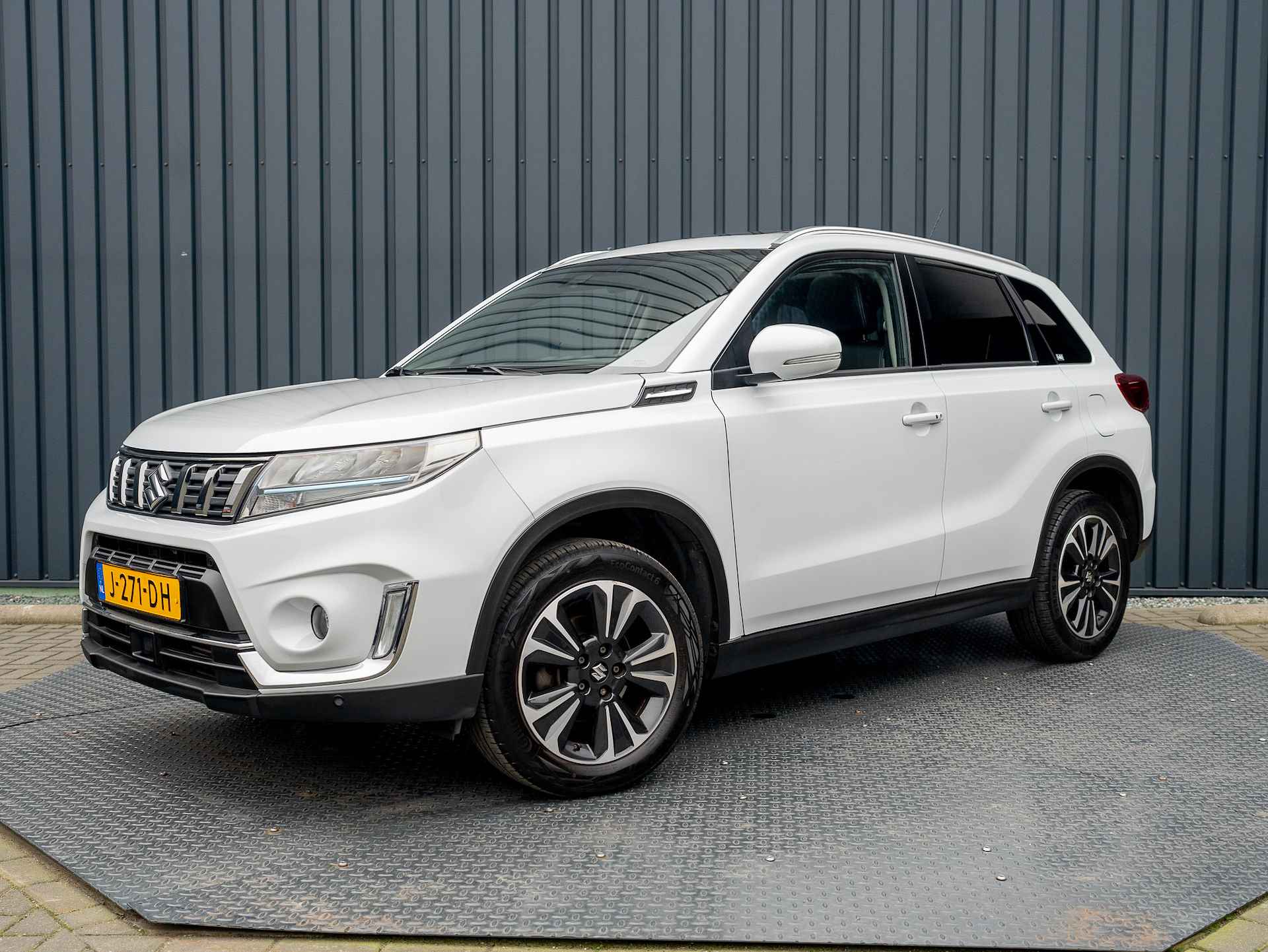 Suzuki Vitara 1.4 Boosterjet Style Smart Hybrid | Panodak | Camera | Adapt. Cr. | Keyless | Prijs Rijklaar!! - 44/44