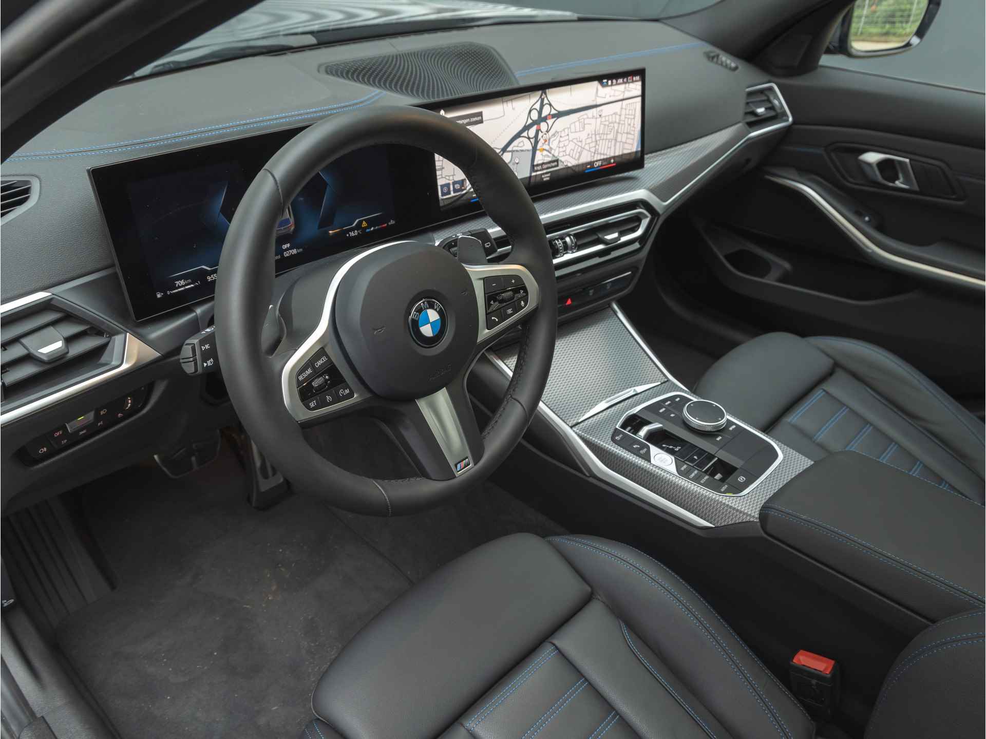 BMW 3 Serie Touring 318i M-Sport - Pano - Trekhaak - Widescreen - Stoelverwarming - Hifi - Camera - 13/39