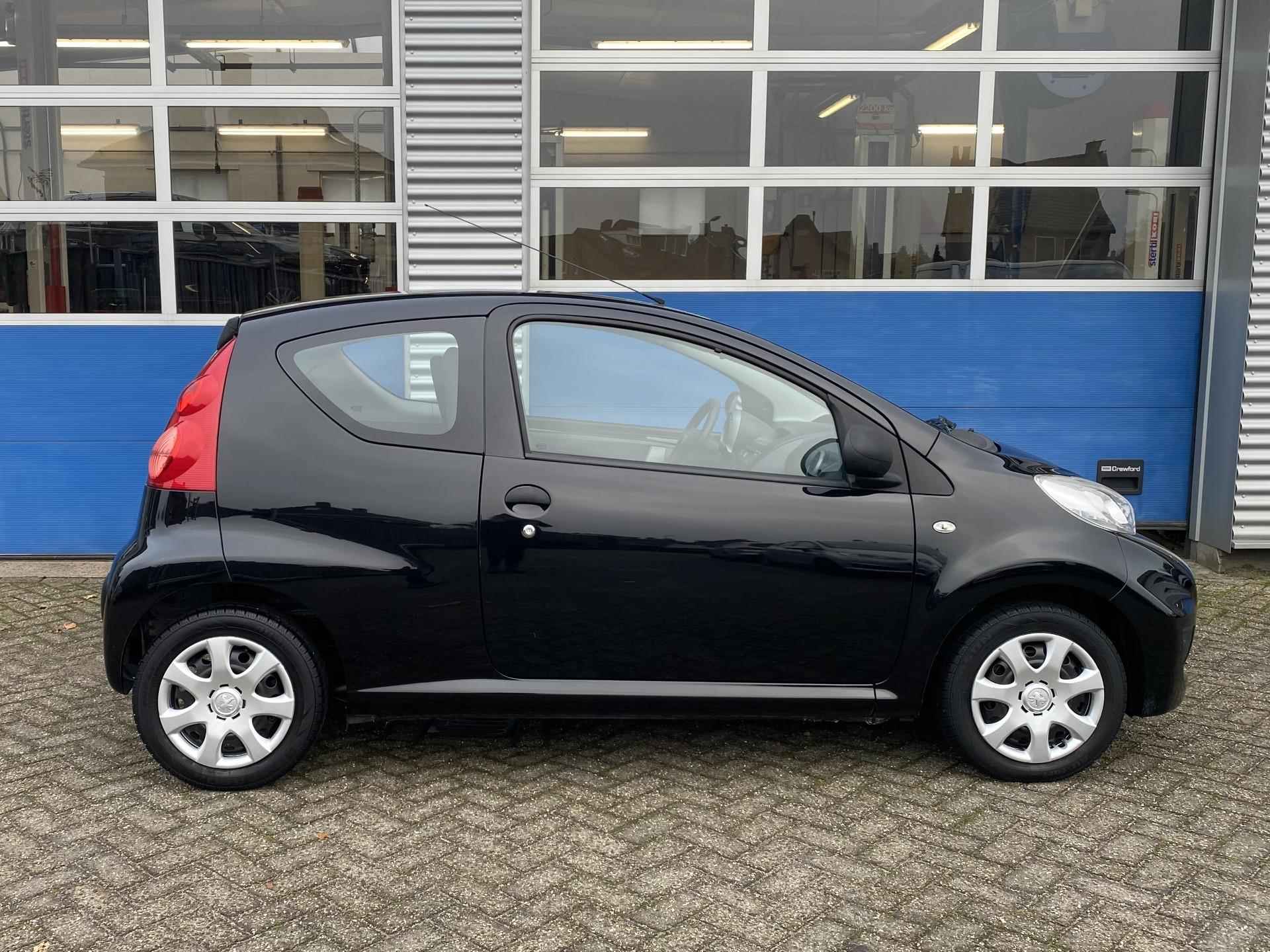 Peugeot 107 1.0-12V XR - 2/21