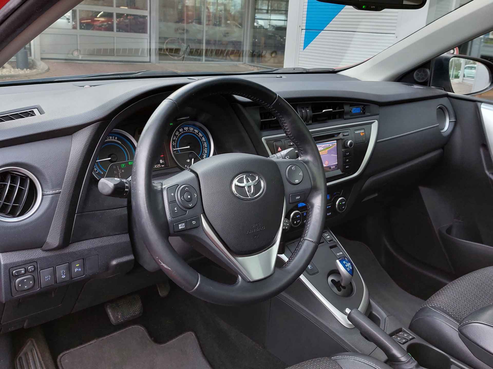 Toyota Auris 1.8 Hybrid 100pk Automaat Lease Pro 5-Deurs | Navi | Bi-Xenon | Clima | Cruise | Panoramadak | Keyless Entry | Pdc V+A+Assist+Camera | Licht+Regensensor | Privacy Glass | 17''lm | Trekhaak - 8/52