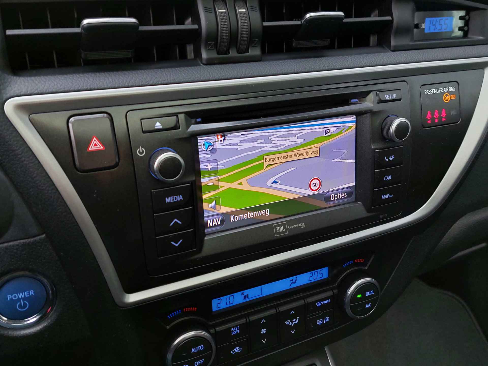 Toyota Auris 1.8 Hybrid 100pk Automaat Lease Pro 5-Deurs | Navi | Bi-Xenon | Clima | Cruise | Panoramadak | Keyless Entry | Pdc V+A+Assist+Camera | Licht+Regensensor | Privacy Glass | 17''lm | Trekhaak - 12/52