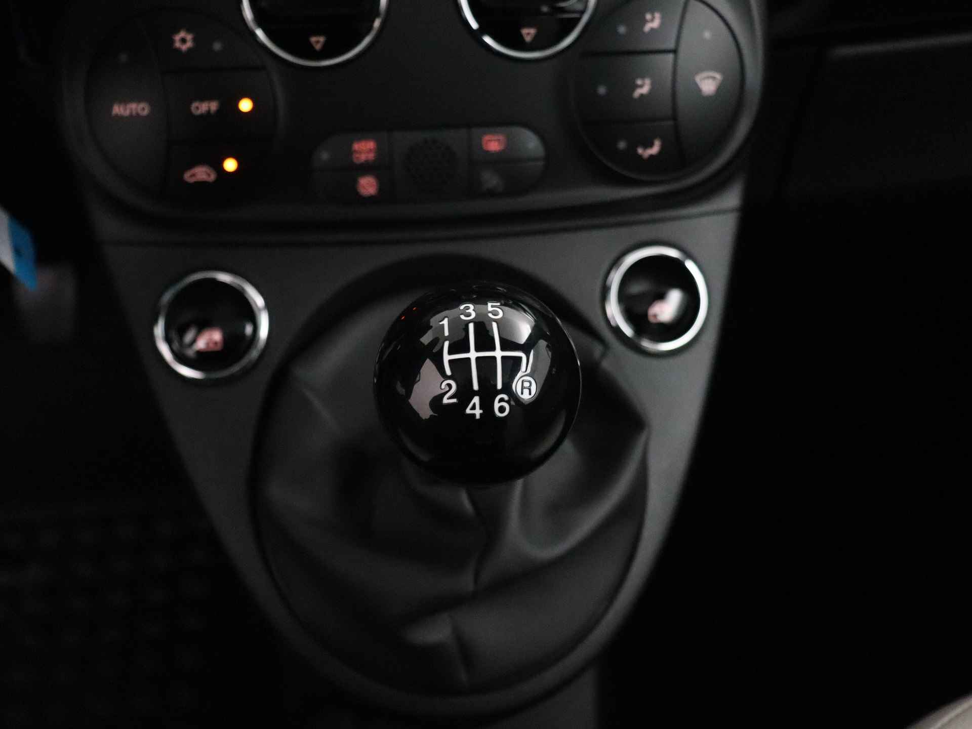 Fiat 500 1.0 Hybrid Dolcevita Apple carplay, DAB, Beats - 12/25