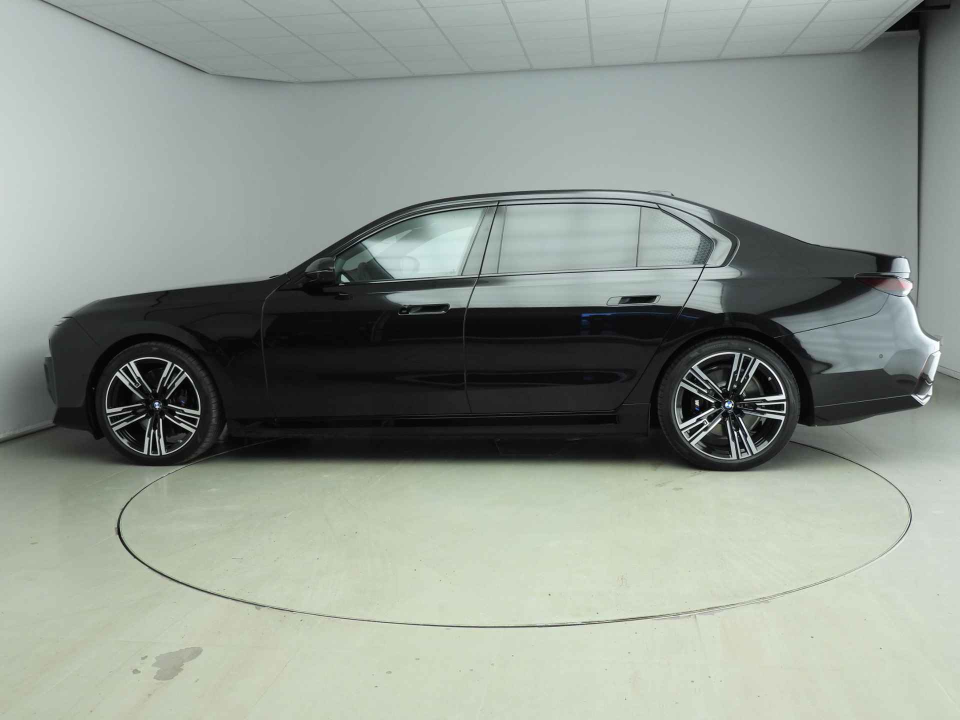 BMW i7 xDrive60 | M-Sportpakket | LED | Leder | HUD | Schuifdak | Active steering | DAB | Alu 21 inch - 3/47