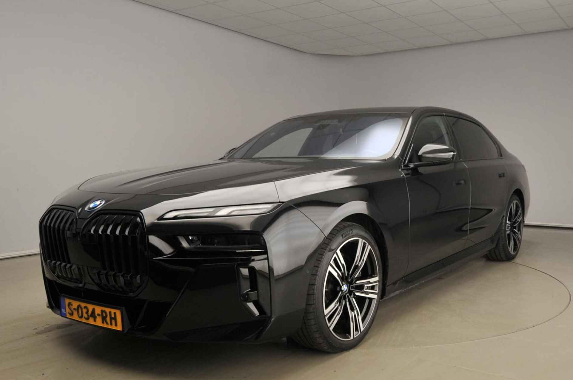 BMW i7 xDrive60 | M-Sportpakket | LED | Leder | HUD | Schuifdak | Active steering | DAB | Alu 21 inch - 47/47