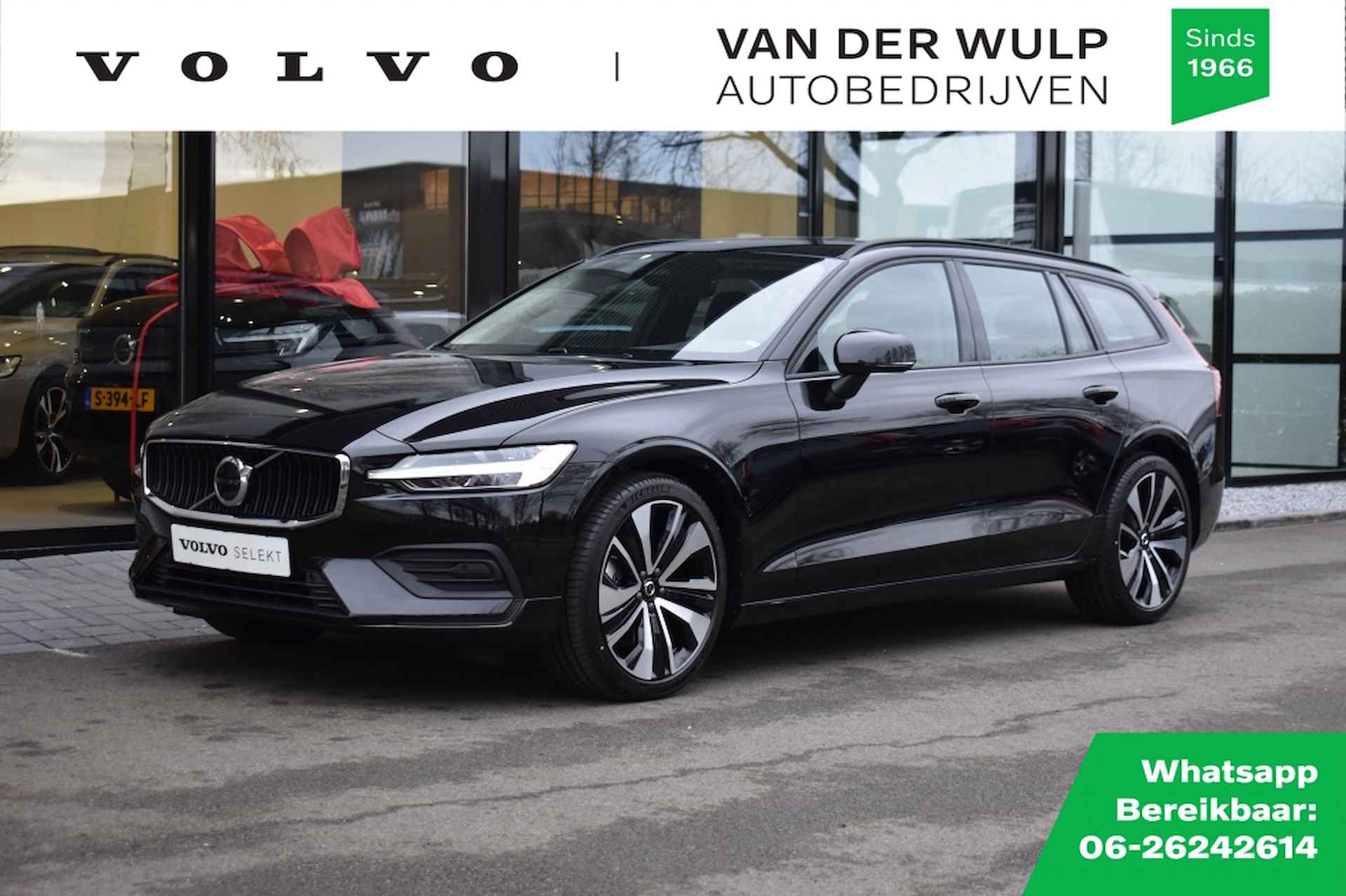Volvo V60 B3 163PK Essential | 19'' | Trekhaak | Leder | Park Assist - 1/36