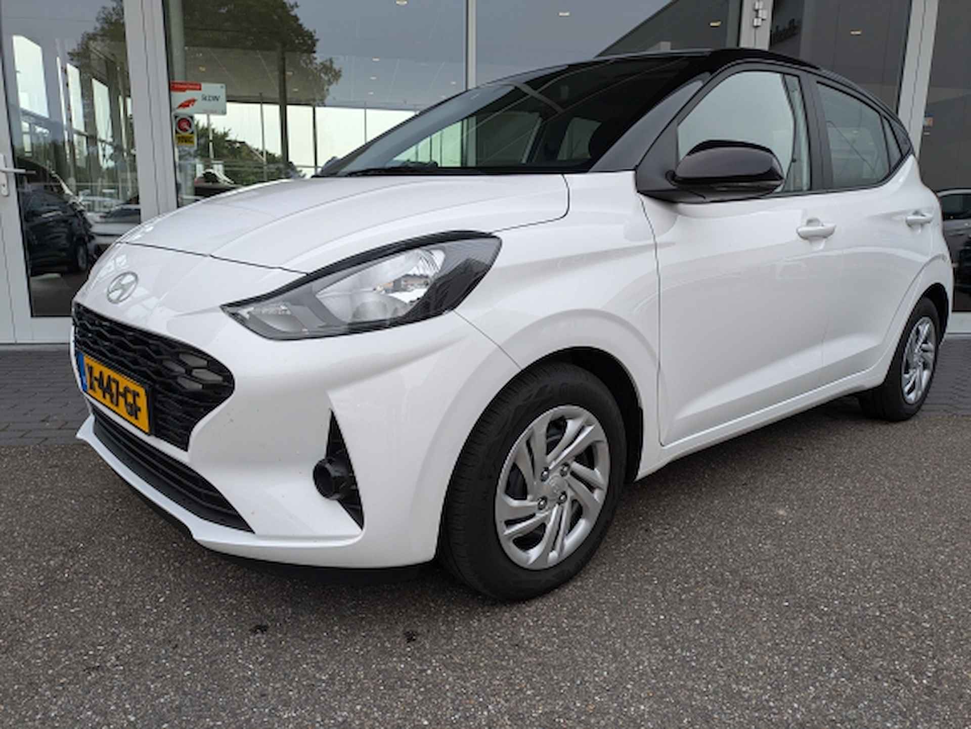 Hyundai I10  Automaat Comfort | Cruise Control | Navigatie via  Apple Carplay/ Android | € 329,- PL per maand - 4/19