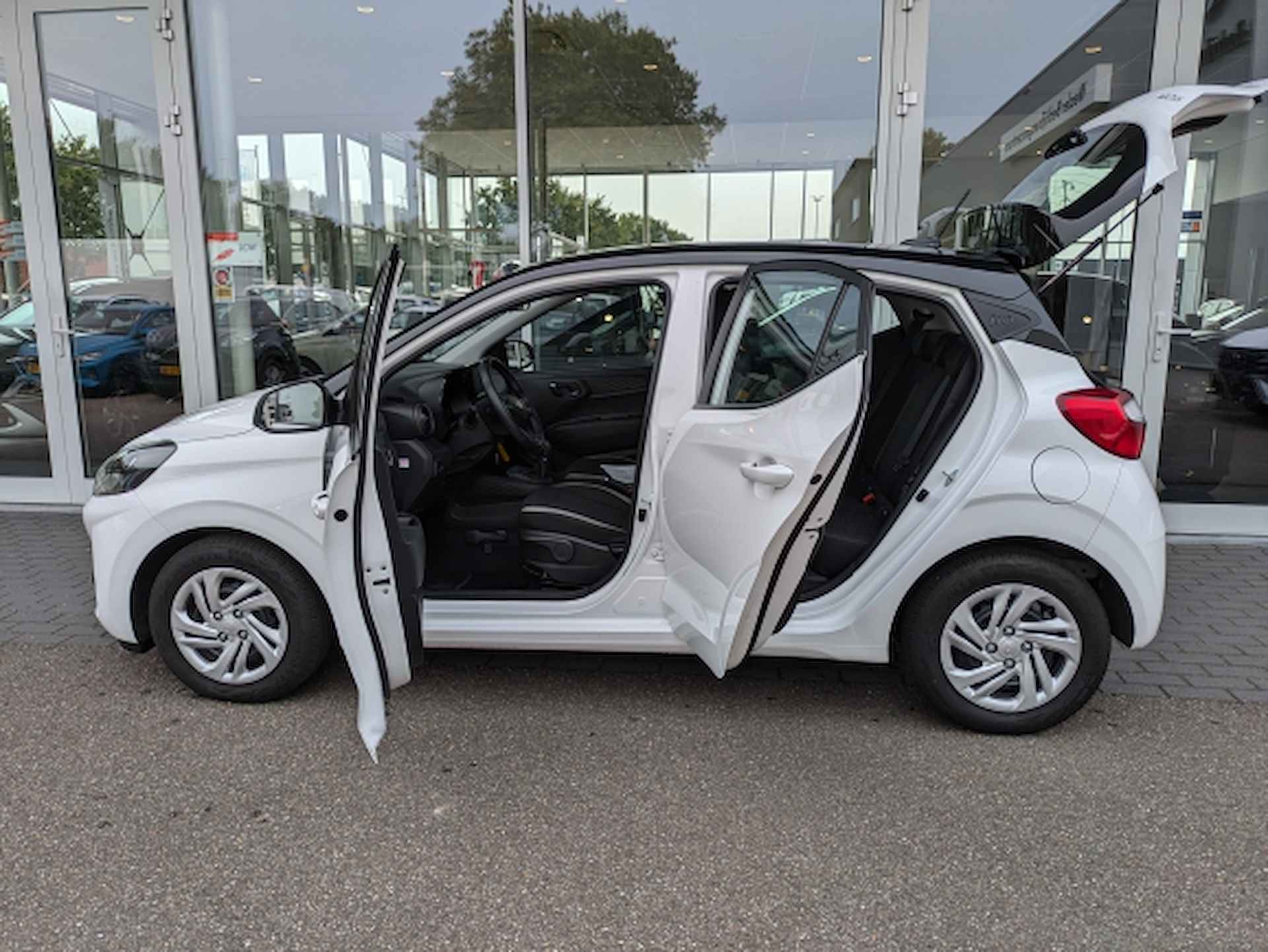 Hyundai I10  Automaat Comfort | Cruise Control | Navigatie via  Apple Carplay/ Android | € 329,- PL per maand - 6/19