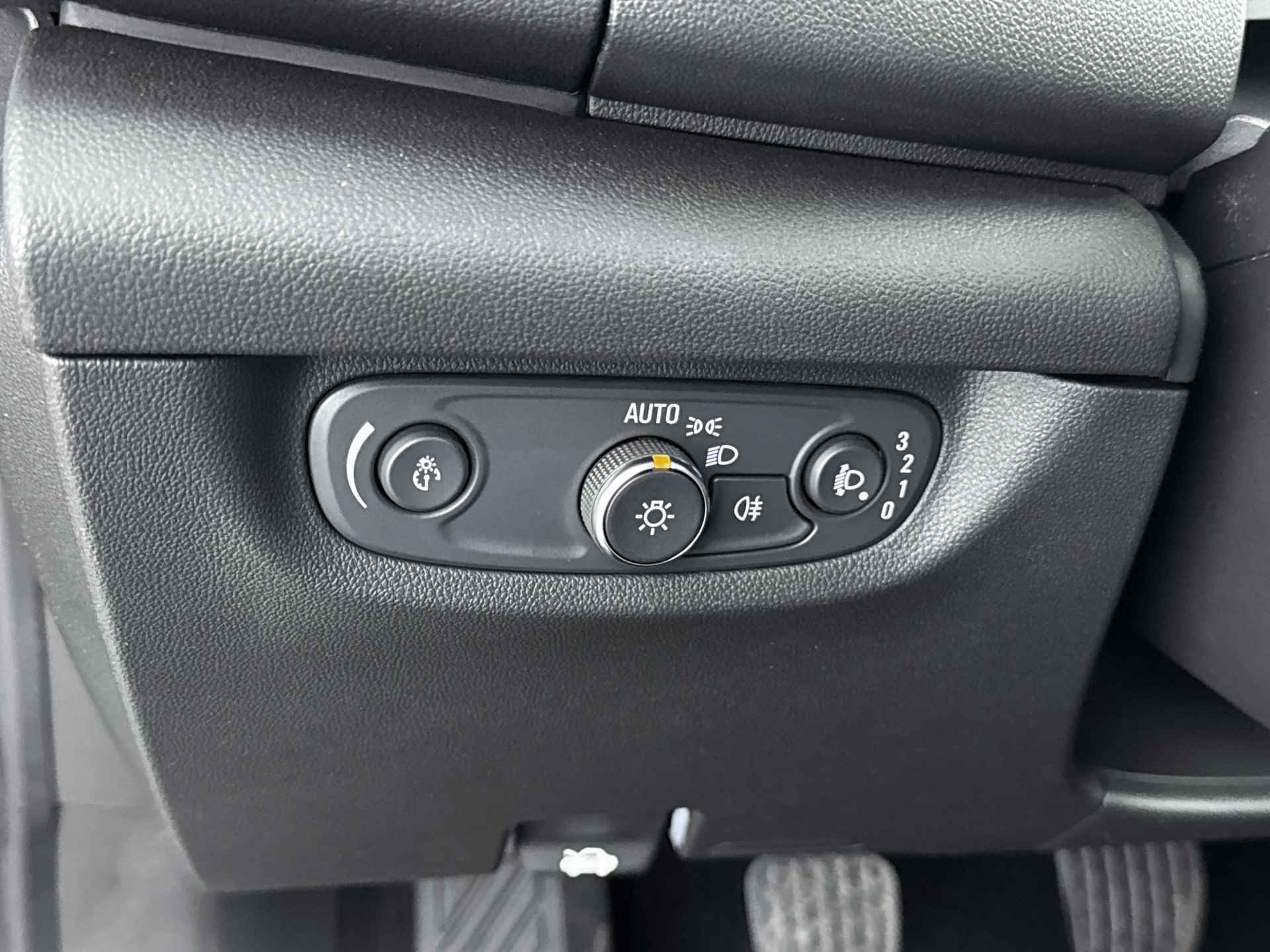 Opel Insignia Sports Tourer 1.5 Turbo Business Executive | Navigatie | Stuur/Stoel verwarming | Cruise Control | - 33/40