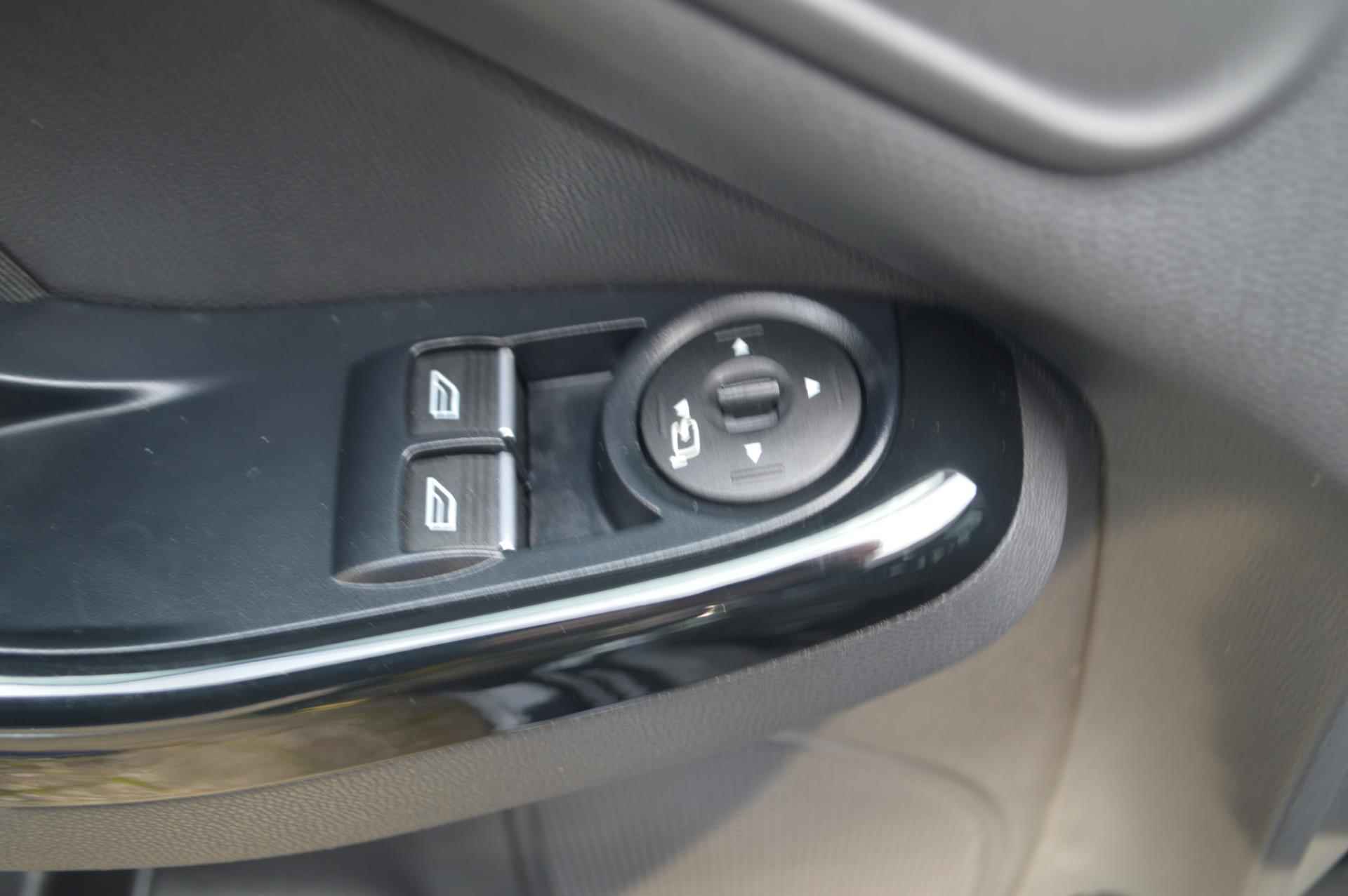Ford Fiesta 1.0 EcoBoost Titanium Automaat | Navi | Parkeersensoren | LM-velgen - 13/30