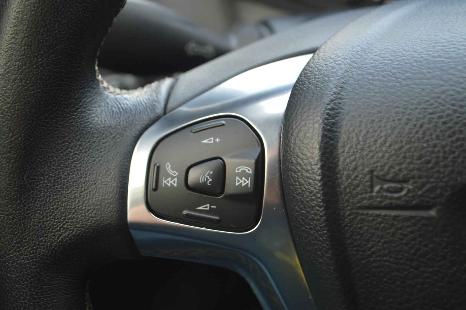 Ford Fiesta 1.0 EcoBoost Titanium Automaat | Navi | Parkeersensoren | LM-velgen - 17/30