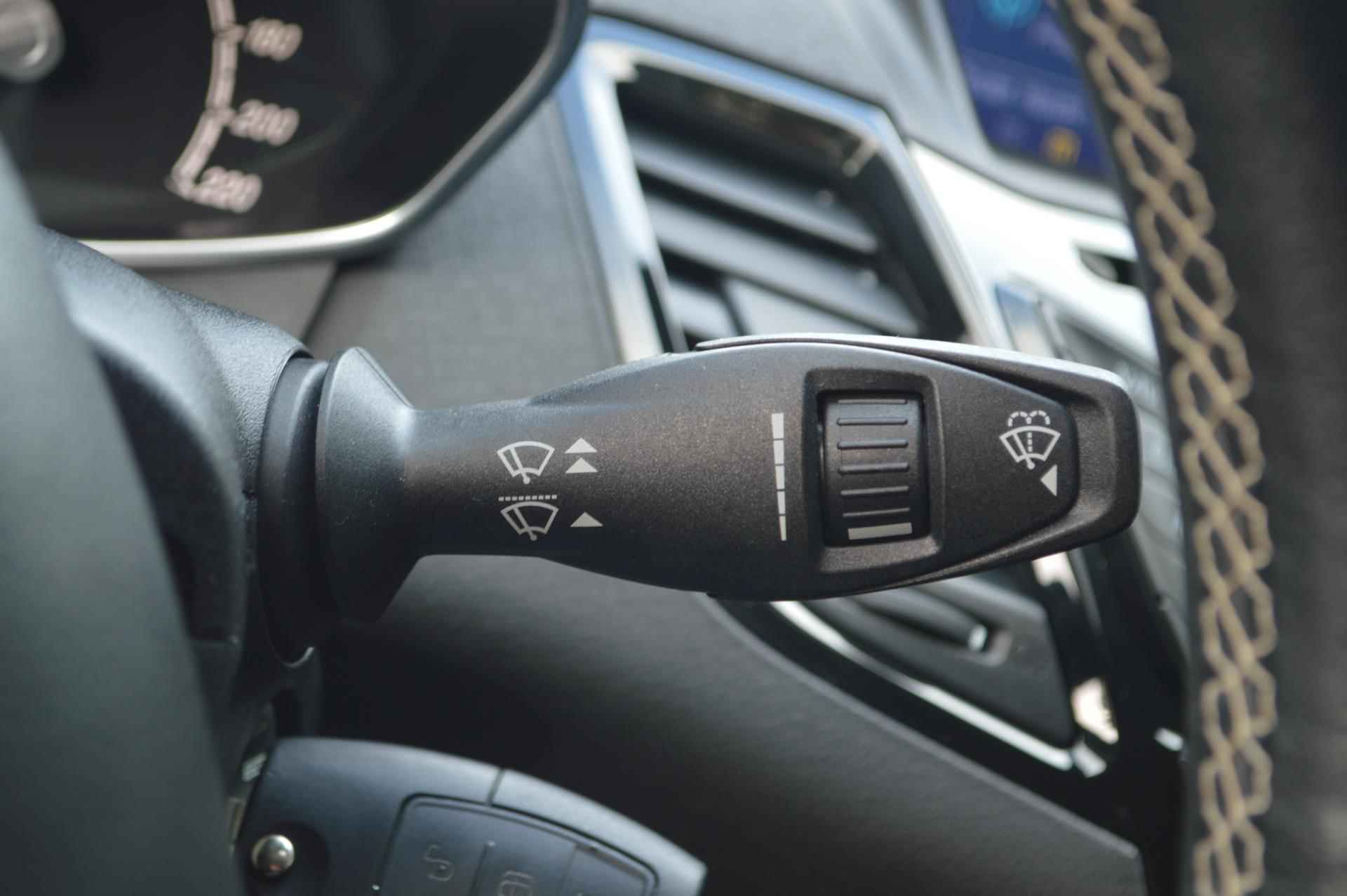 Ford Fiesta 1.0 EcoBoost Titanium Automaat | Navi | Parkeersensoren | LM-velgen - 23/30