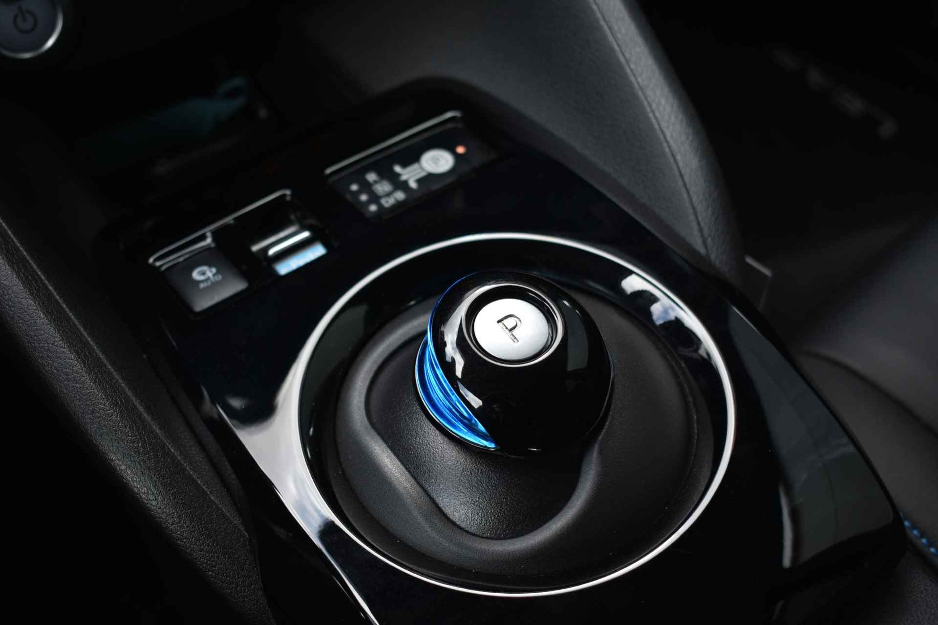 Nissan LEAF Tekna 40 kWh 150pk | ProPILOT | Navigatie | Stoelverwarming | 360 Camera | Adaptieve Cruise Control | DAB - 27/37