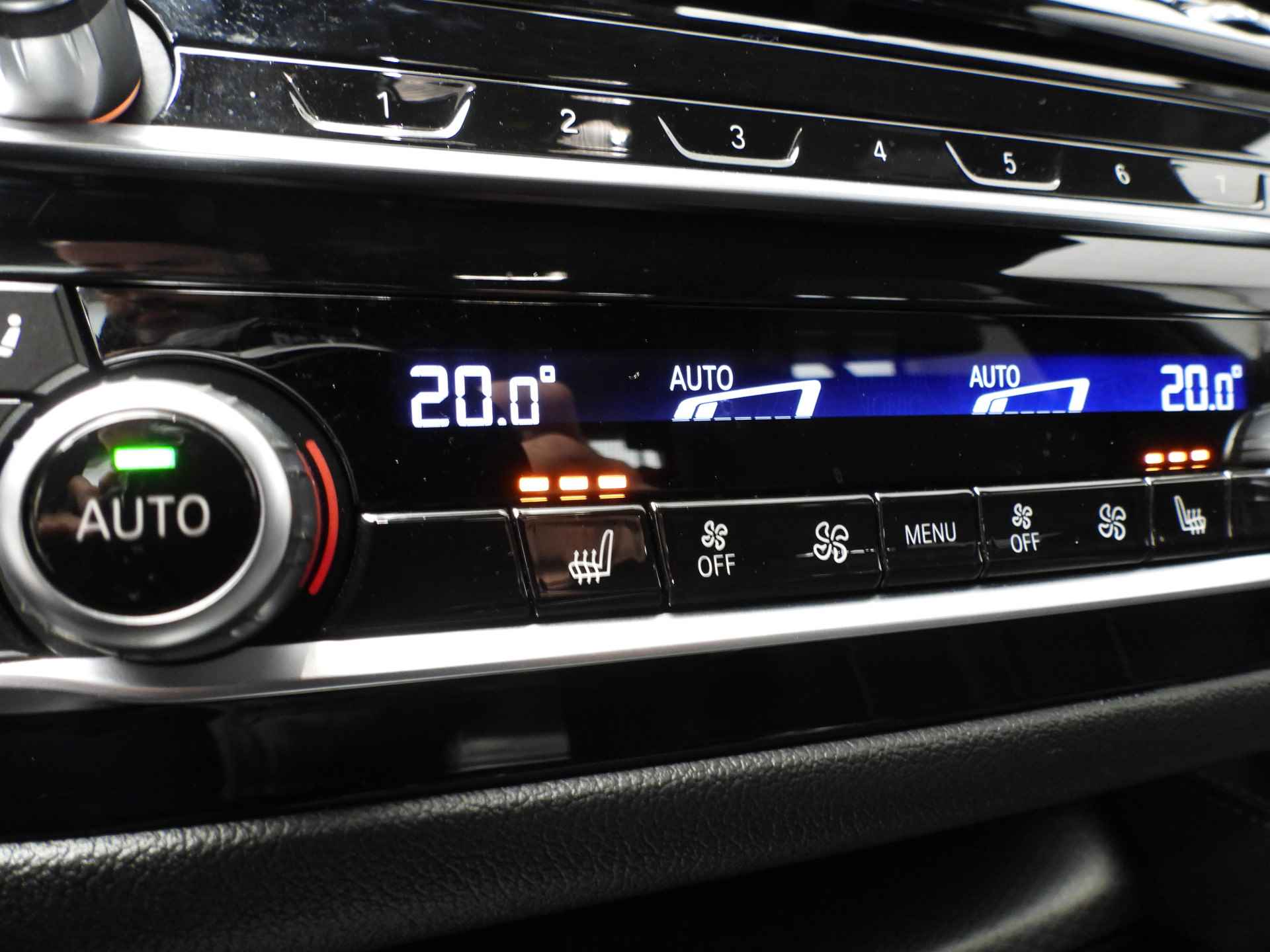 BMW 5 Serie Touring 520i | M Sportpakket / Laserlicht / Leder / Navigatie / Keyles go / Stoelverwarming / DAB / Hifi speakers / Alu 18 inch - 21/41
