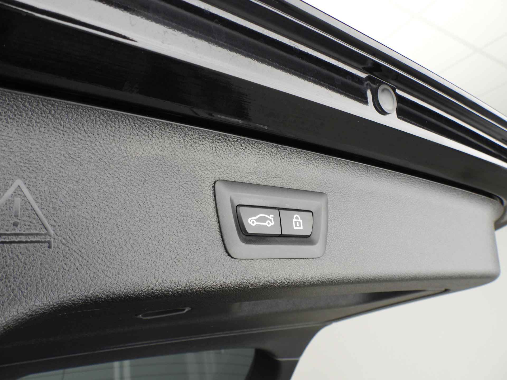 BMW 5 Serie Touring 520i | M Sportpakket / Laserlicht / Leder / Navigatie / Keyles go / Stoelverwarming / DAB / Hifi speakers / Alu 18 inch - 27/41