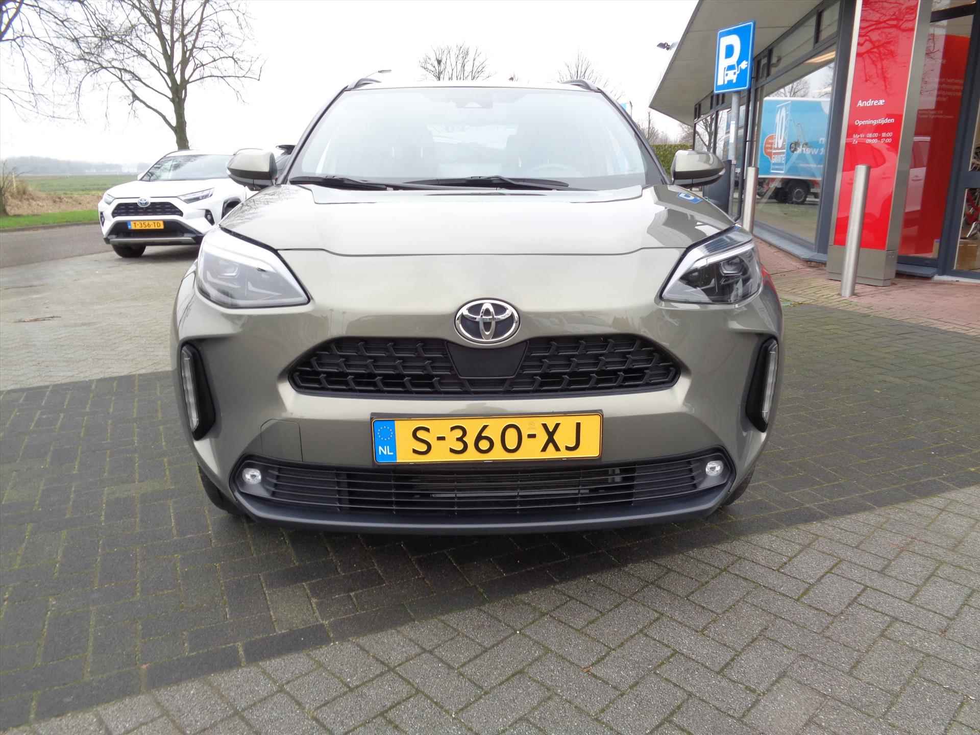 TOYOTA Yaris Cross 1.5 VVT-I Dynamic | TREKHAAK | NL AUTO | ADAPTIVE CRUISE CONTROLE | APPLE CARPLAY | ANDROID AUTO - 2/25