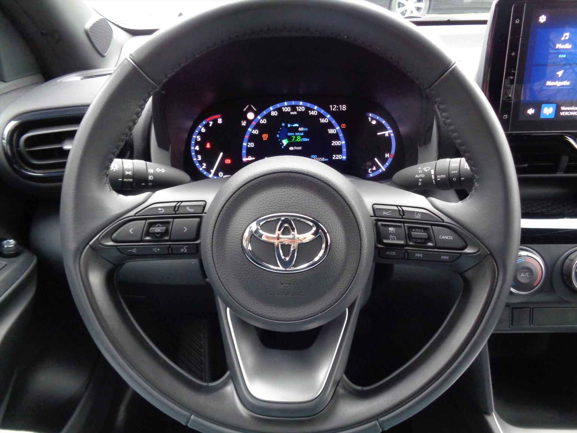 TOYOTA Yaris Cross 1.5 VVT-I Dynamic | TREKHAAK | NL AUTO | ADAPTIVE CRUISE CONTROLE | APPLE CARPLAY | ANDROID AUTO - 13/25