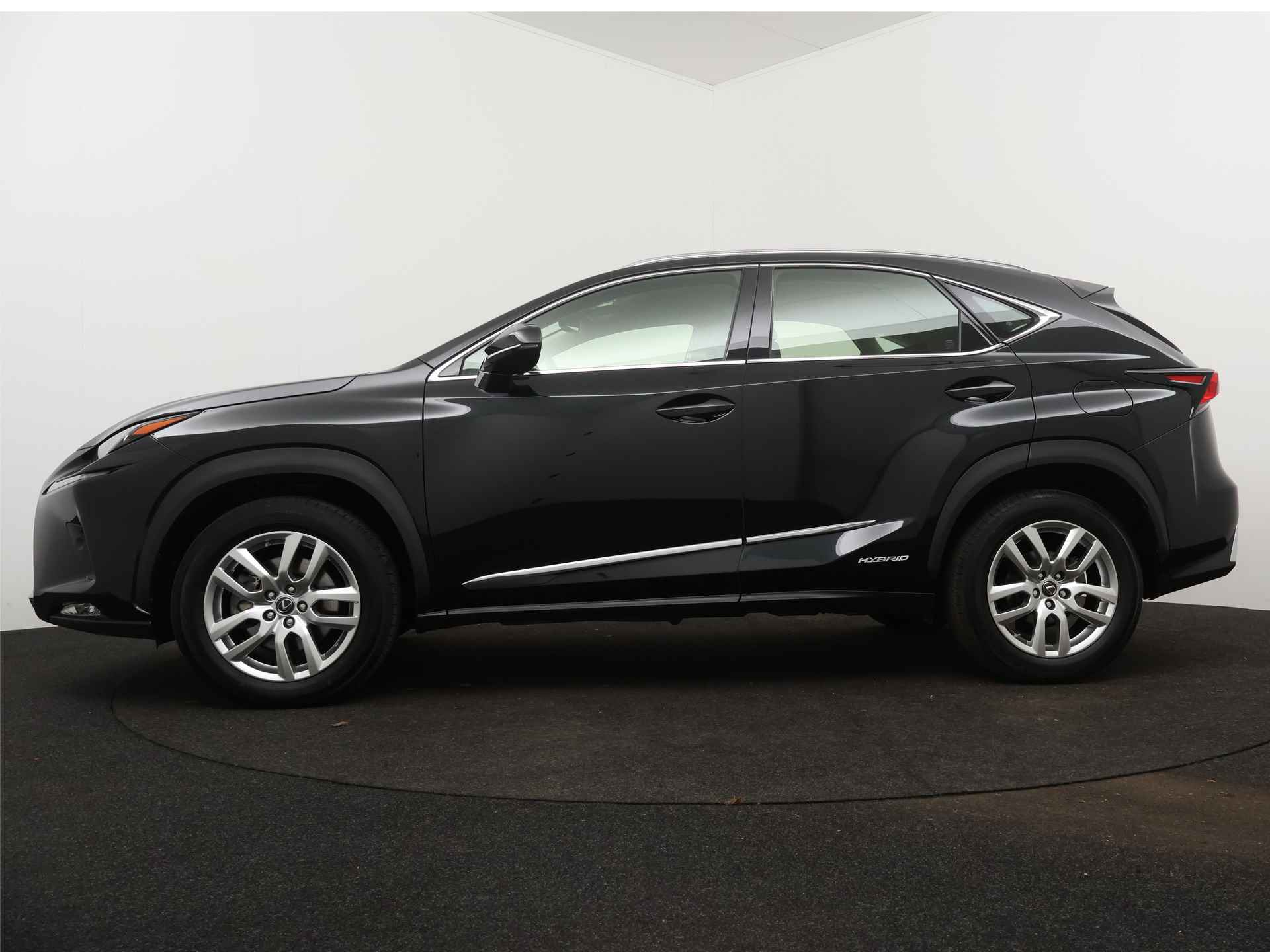 Lexus NX 300h AWD Ultimate Edition Limited | Navigatie | Camera | Parkeersensoen | Stoelverwarming | LM velgen | - 4/47