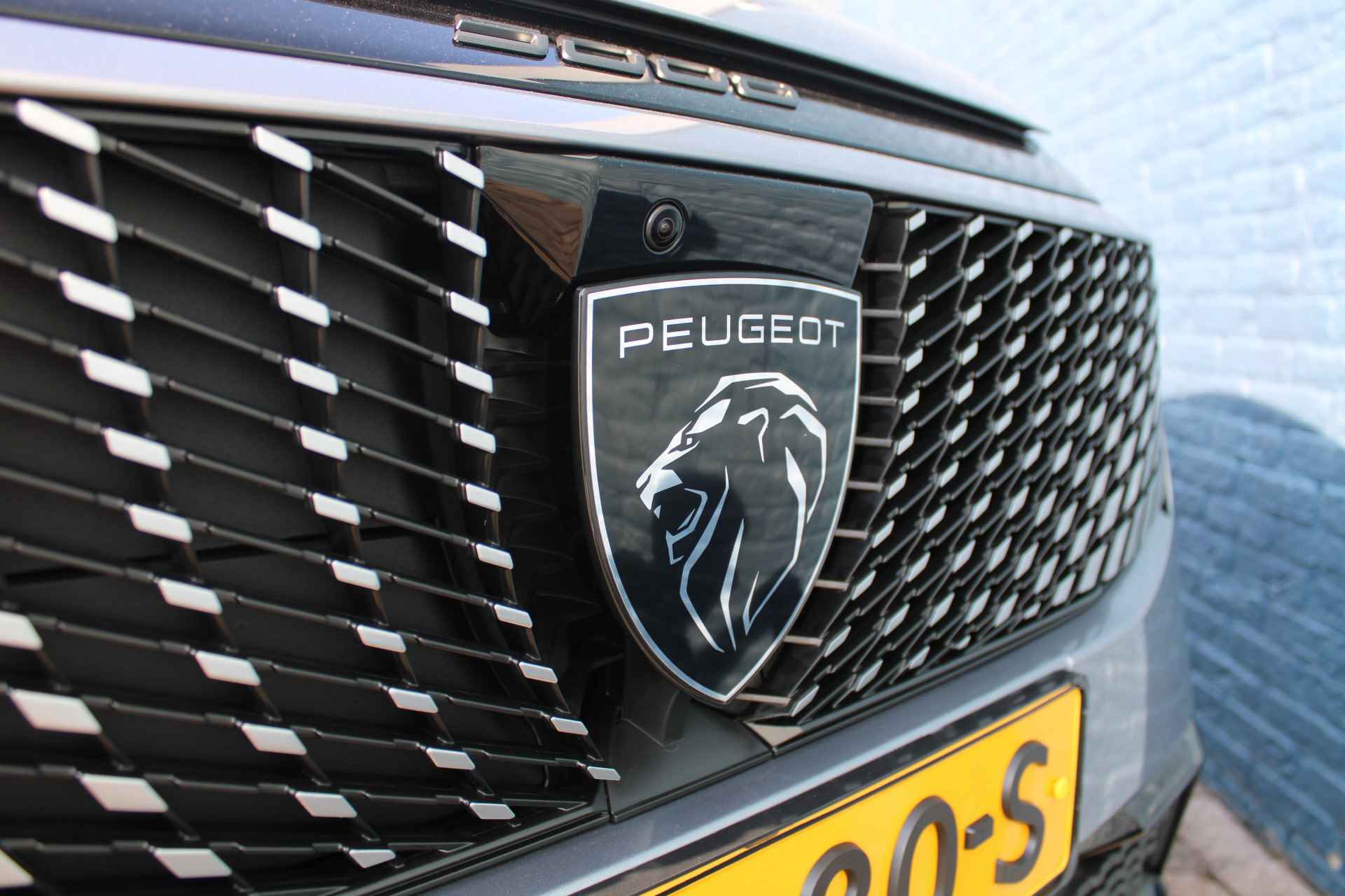 Peugeot E-5008 GT 73 kWh | Navigatie | Camera | Alcantara | 20 Inch | - 9/42