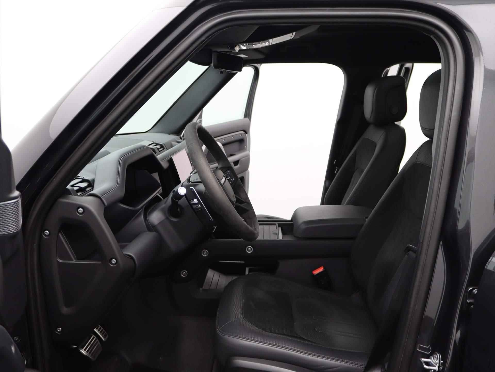 Land Rover Defender 5.0 P525 110 V8 | NP € 214.829,- | Panorama Dak | Alcantara | Stoel Ventilatie | Koelvak | 22 Inch | Trekhaak | - 15/62