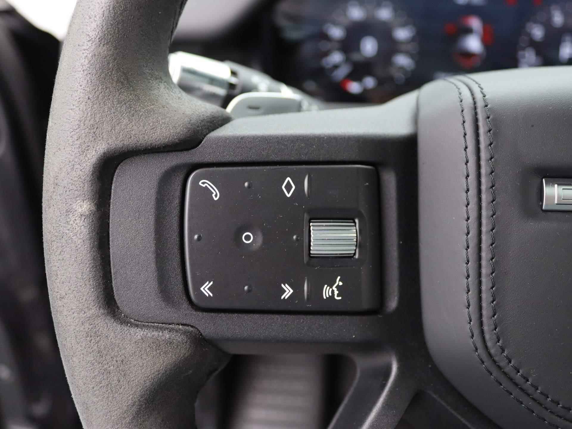 Land Rover Defender 5.0 P525 110 V8 | NP € 214.829,- | Panorama Dak | Alcantara | Stoel Ventilatie | Koelvak | 22 Inch | Trekhaak | - 28/62