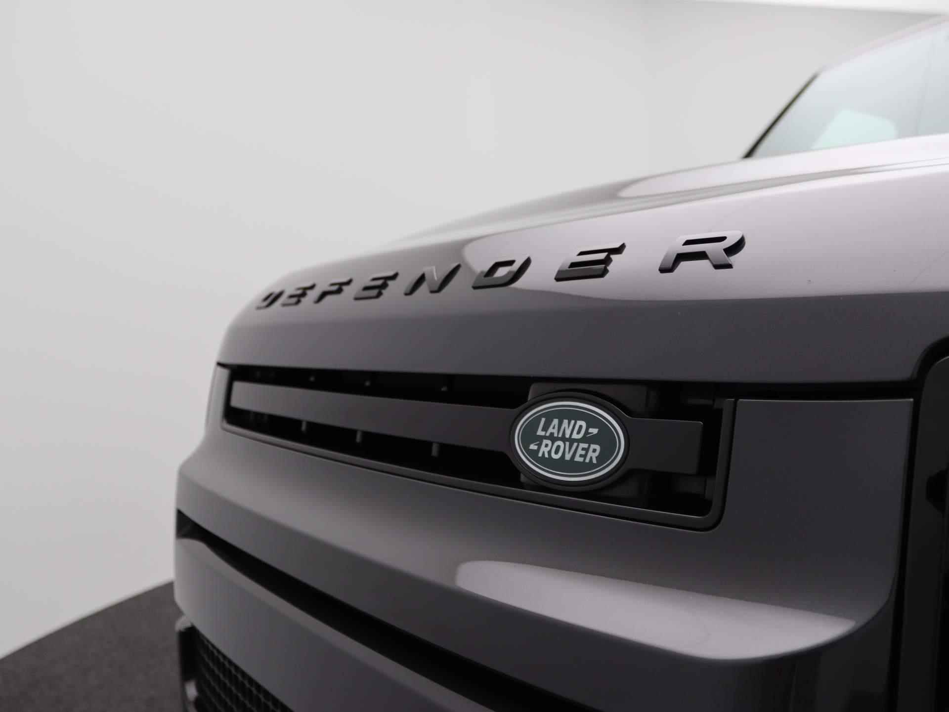 Land Rover Defender 5.0 P525 110 V8 | NP € 214.829,- | Panorama Dak | Alcantara | Stoel Ventilatie | Koelvak | 22 Inch | Trekhaak | - 41/62
