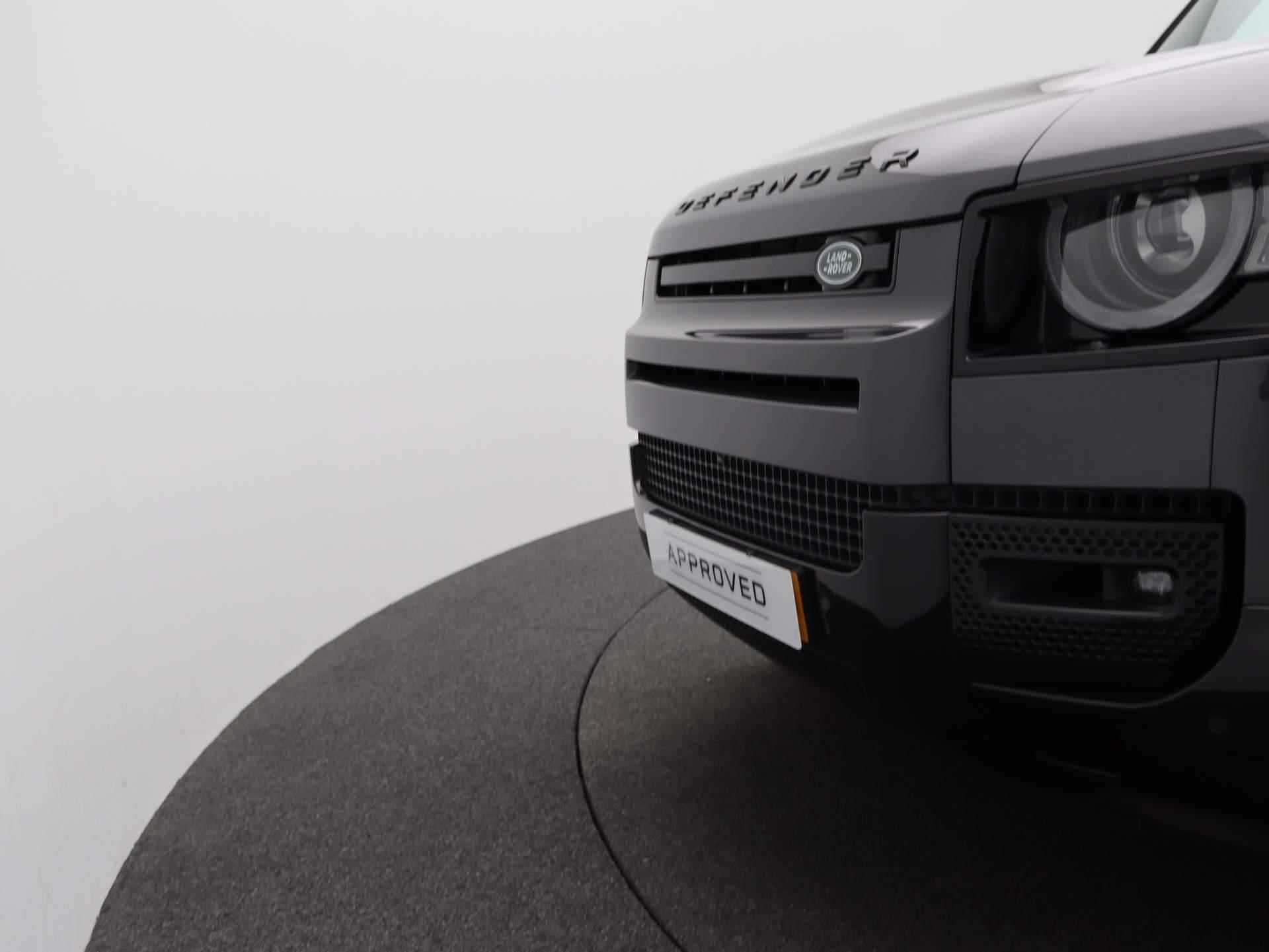 Land Rover Defender 5.0 P525 110 V8 | NP € 214.829,- | Panorama Dak | Alcantara | Stoel Ventilatie | Koelvak | 22 Inch | Trekhaak | - 42/62