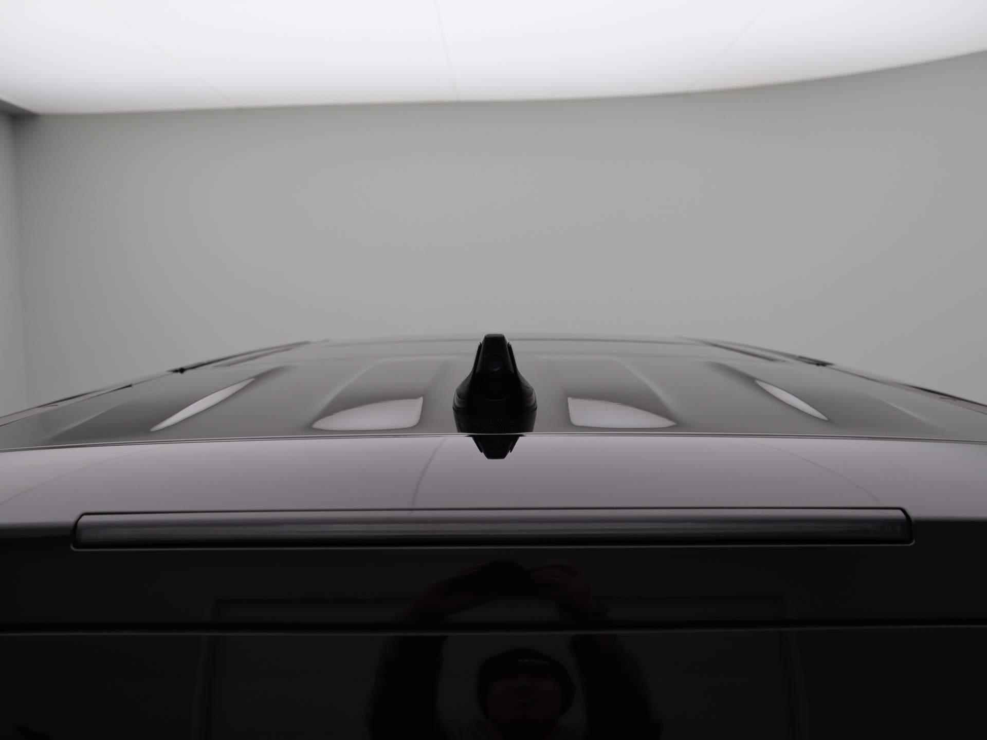 Land Rover Defender 5.0 P525 110 V8 | NP € 214.829,- | Panorama Dak | Alcantara | Stoel Ventilatie | Koelvak | 22 Inch | Trekhaak | - 53/62