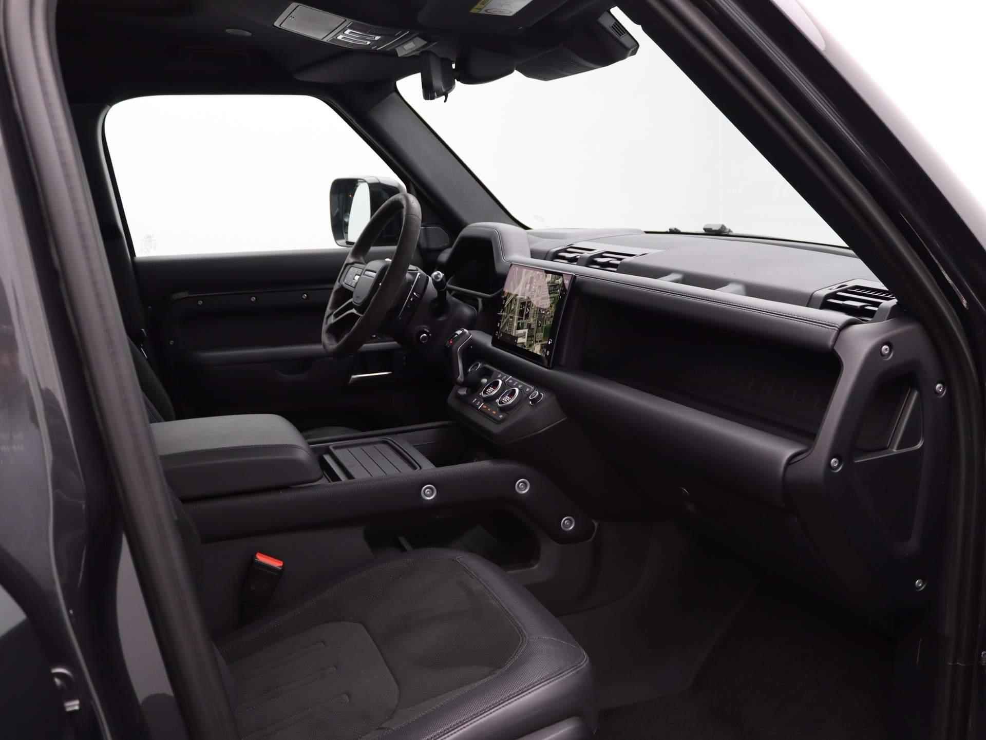 Land Rover Defender 5.0 P525 110 V8 | NP € 214.829,- | Panorama Dak | Alcantara | Stoel Ventilatie | Koelvak | 22 Inch | Trekhaak | - 4/62