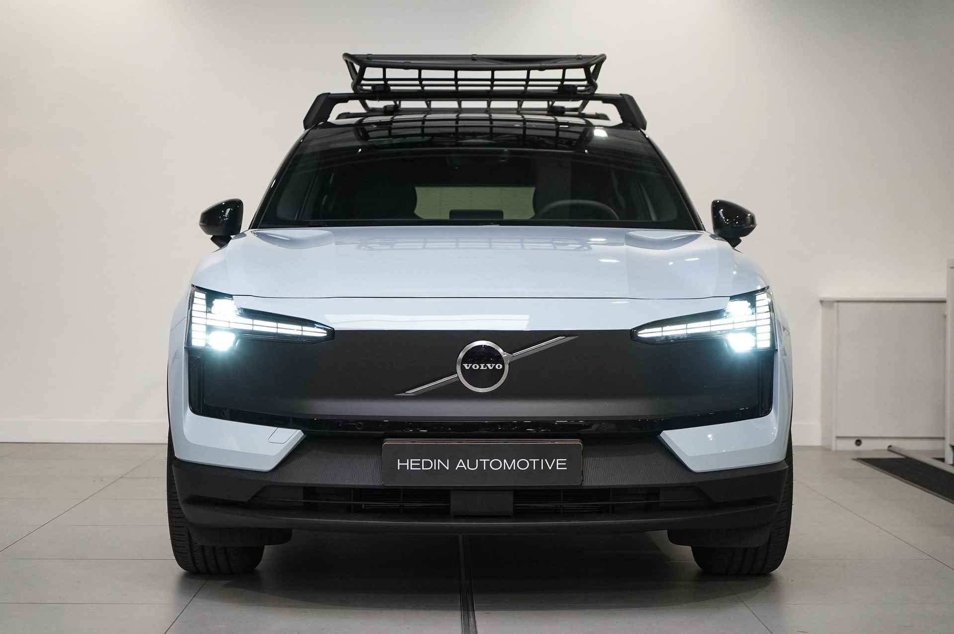 Volvo EX30 Single Motor Extended Range Plus 69 kWh Cargo Pakket €2.980 | Semi Elek Trekhaak | Parkeercamera | Google Maps | Stoel & Stuurverwarming | Adaptieve Cruise & Pilot Assist | - 2/28