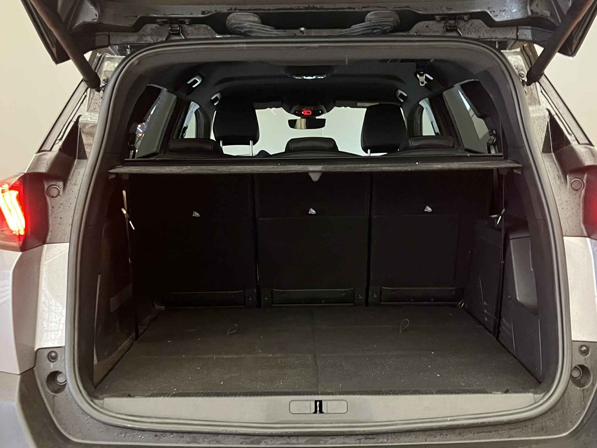 Peugeot 5008 1.2 130PK GT Black Pack | 7.Persoons | Elek.Klep | Camera | Navigatie | Keyless | Stoelverwarming | Leder\Stof | Carplay | DAB+ | 19'' Lichtmetaal | Getint glas | Bluetooth | Touchscreen | - 14/33