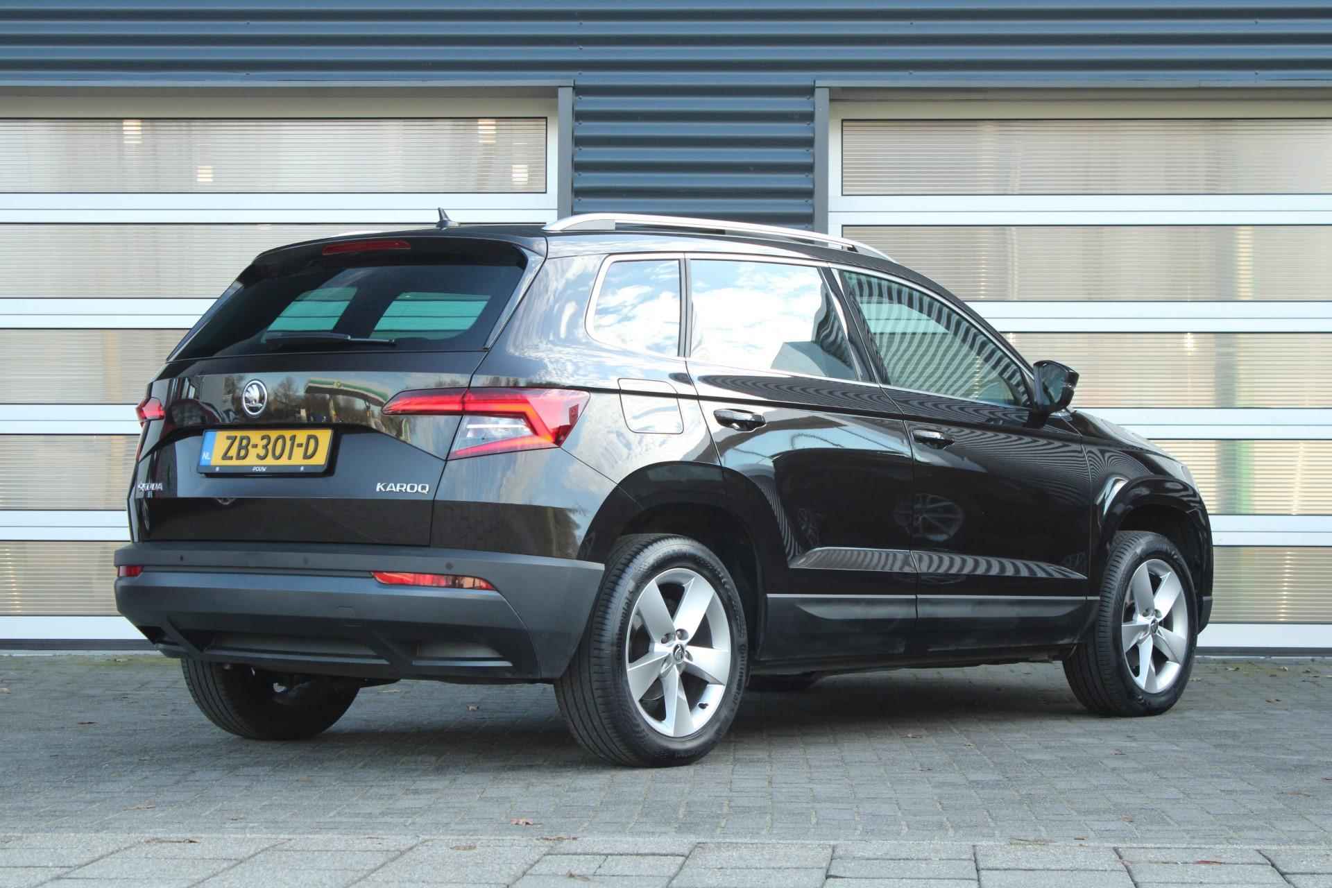 Skoda Karoq 1.5 TSI 150pk DSG ACT Style | Panoramdak | Trekhaak Wegklapbaar | Stoelverwarming - 2/52