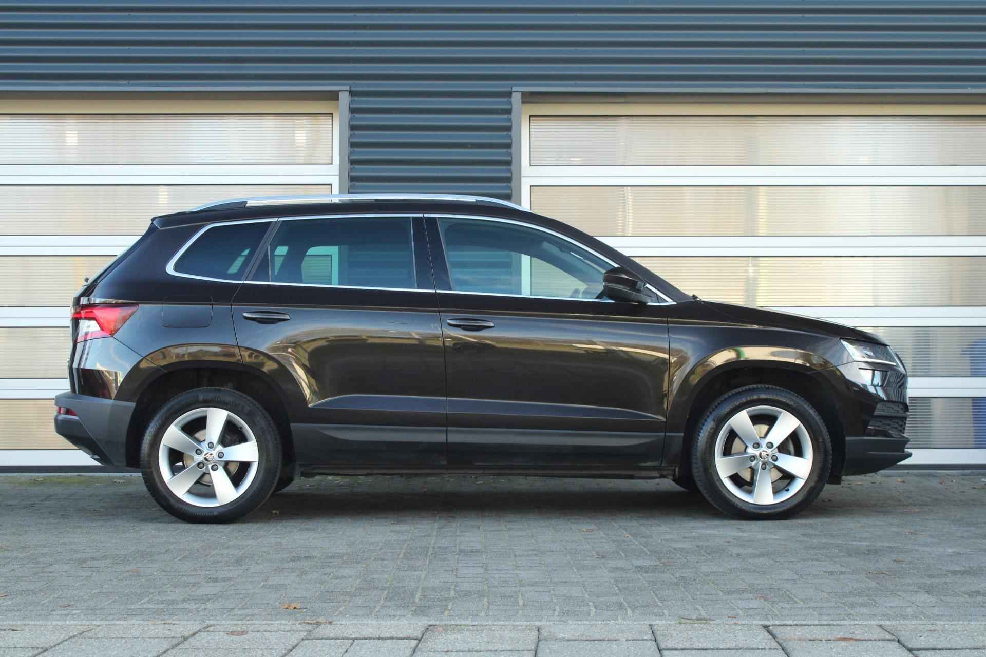 Skoda Karoq 1.5 TSI 150pk DSG ACT Style | Panoramdak | Trekhaak Wegklapbaar | Stoelverwarming - 3/52