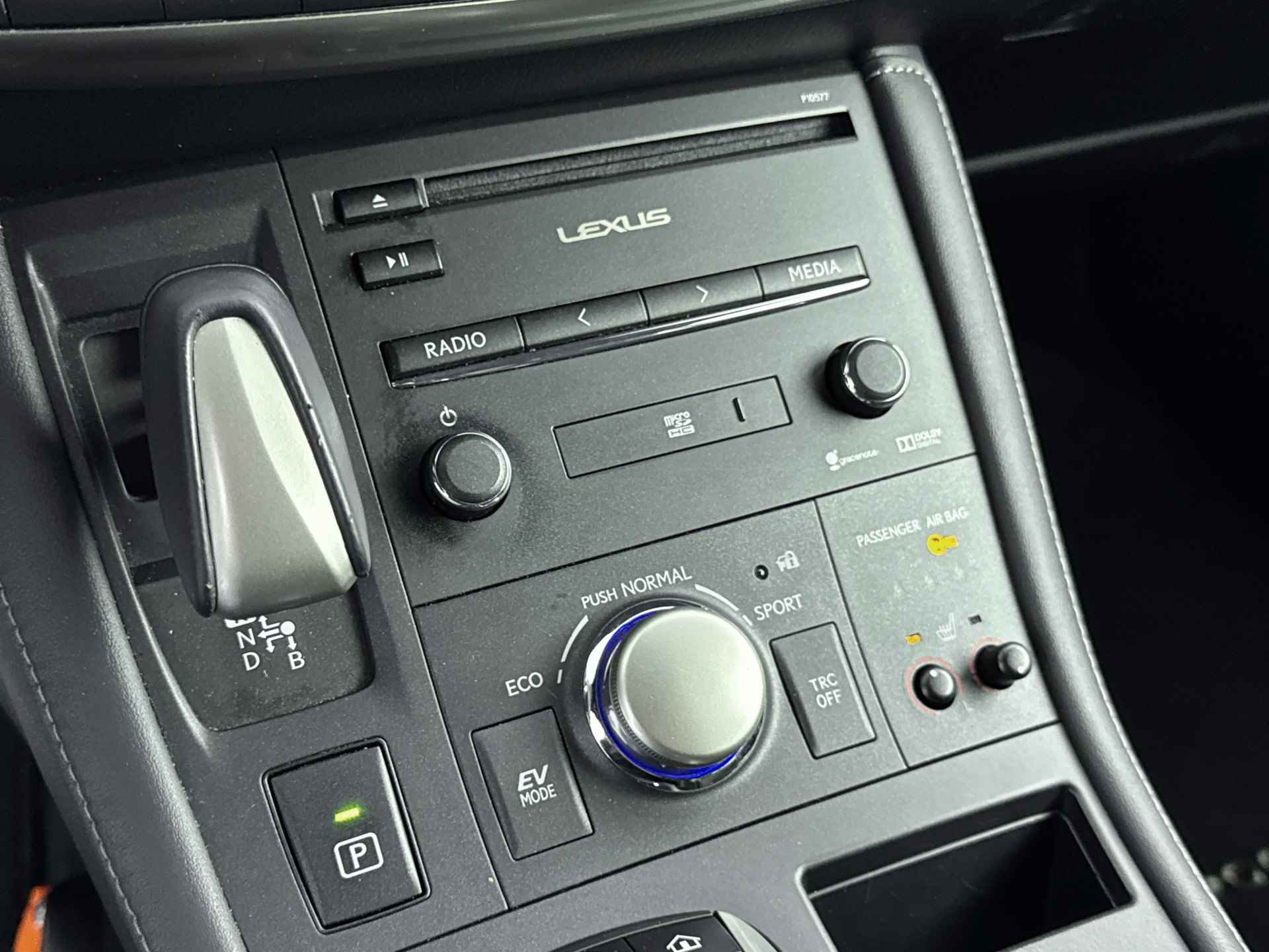 Lexus CT 200h F Sport Line | Sportstoelen | Stoelverwarming | Mistlampen | - 12/40