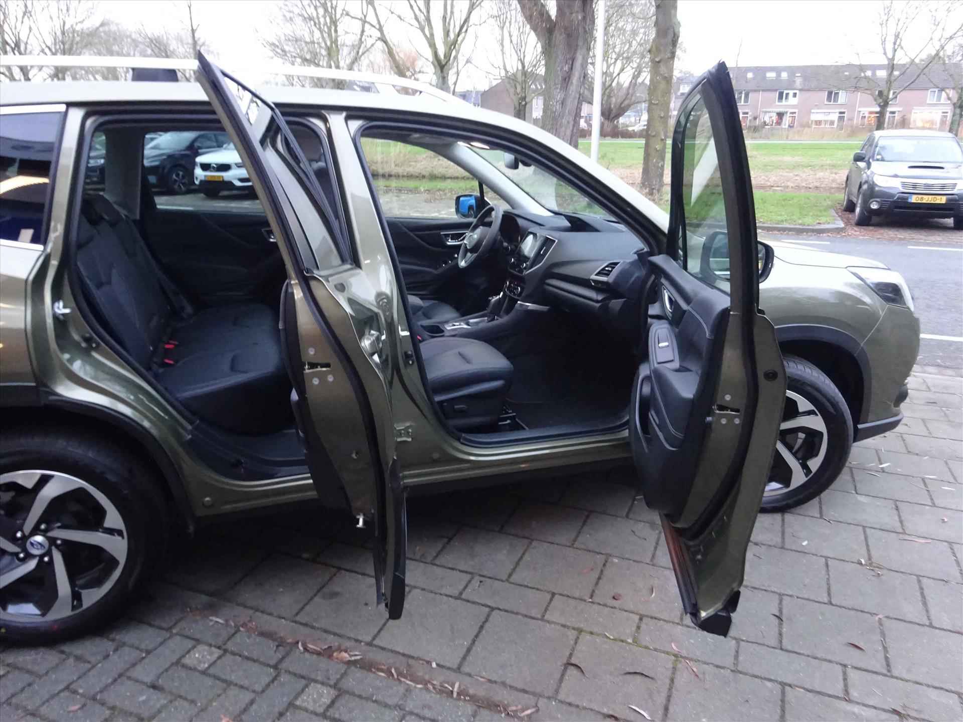 Subaru Forester 2.0i e-BOXER 150pk CVT Premium | ZWART LEDER | PANO | NAVI | SRS | 5 JAAR FABRIEKS GARANTIE. - 16/52