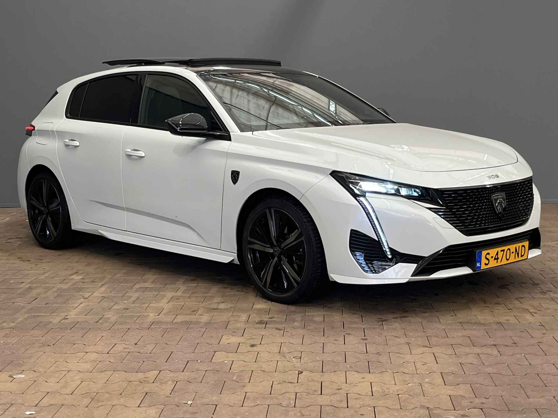 Peugeot 308 1.6 225PK Hybrid GT | Panoramadak | Trekhaak | FOCAL | Elek.Stoel | Geheugen | Massage | Alcantara/Leder | Elek.Klep | 360 Camera | Stoelverwarming | Stuurverwarming | Carplay | Navigatie | Dode hoek | Bluetooth | - 13/36