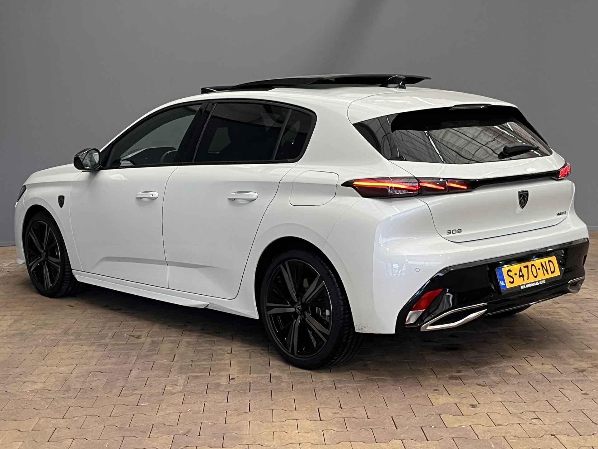 Peugeot 308 1.6 225PK Hybrid GT | Panoramadak | Trekhaak | FOCAL | Elek.Stoel | Geheugen | Massage | Alcantara/Leder | Elek.Klep | 360 Camera | Stoelverwarming | Stuurverwarming | Carplay | Navigatie | Dode hoek | Bluetooth | - 32/36