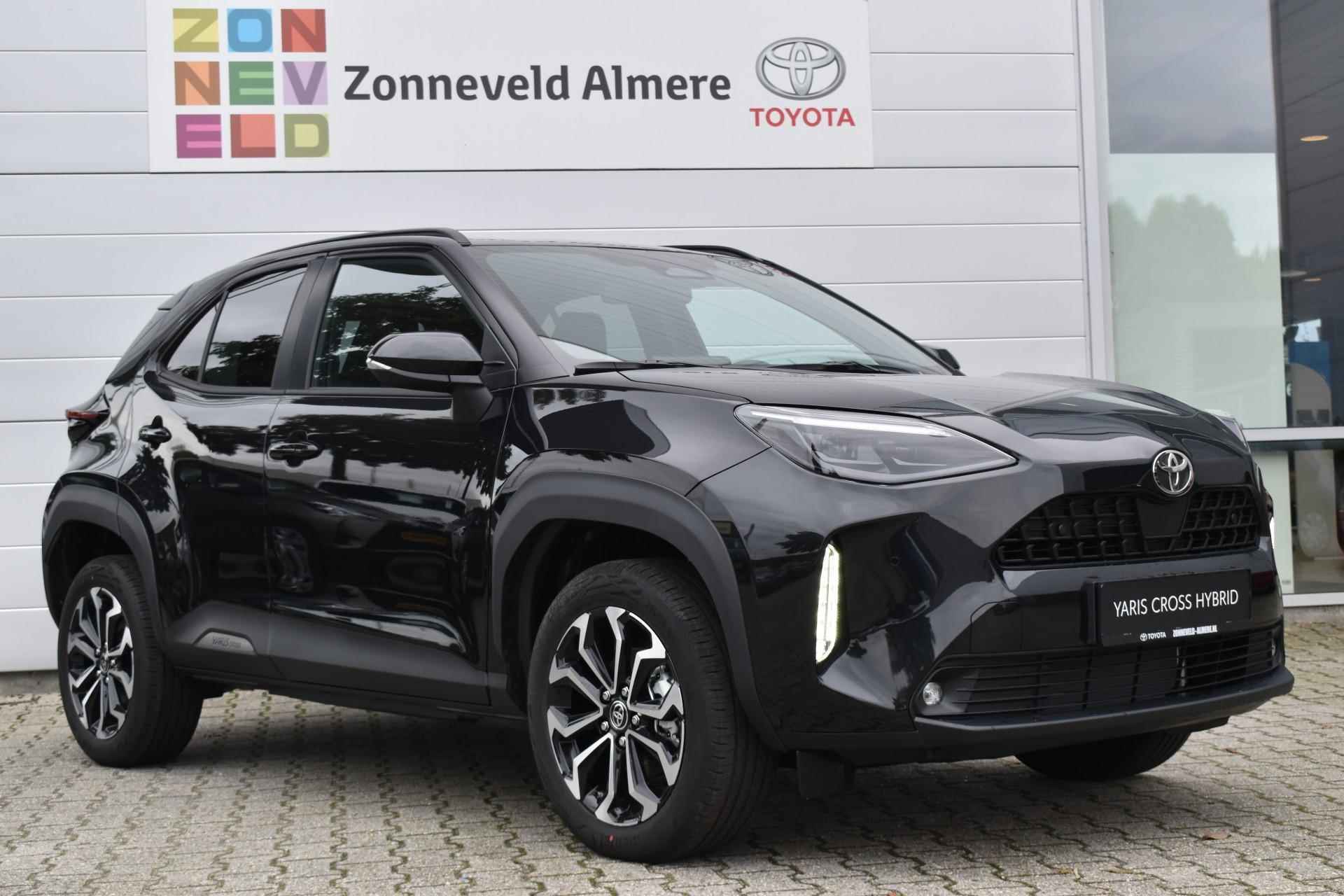 Toyota Yaris Cross Toyota Yaris Cross 1.5 Hybrid 130 Dynamic Special Leverbaar Januari 2025! - 2/35