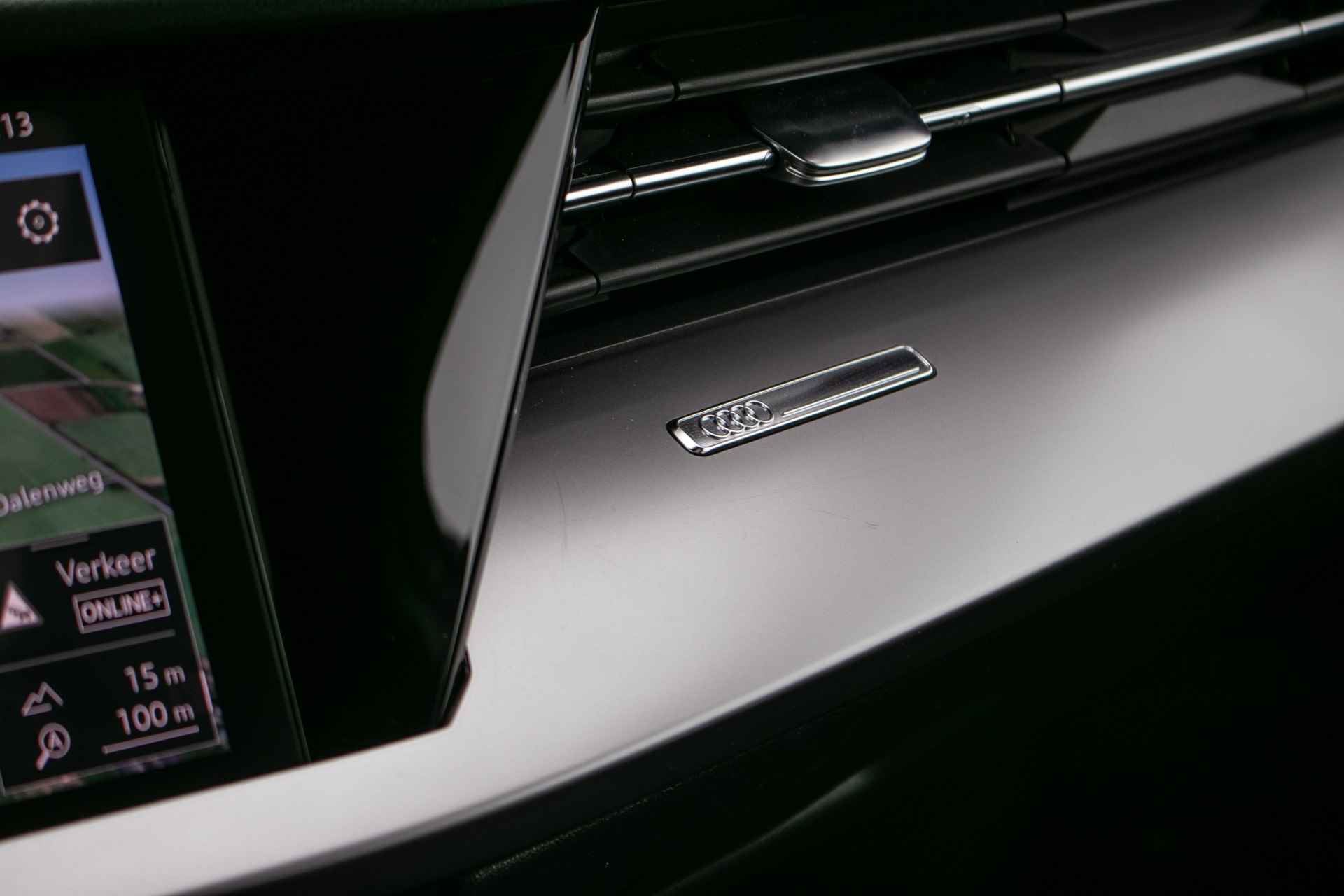 Audi A3 Sportback 35 TFSI Business edition Automaat All-in rijklaarprijs | Schuif-/kanteldak | Leer | 3D Nav | Afn. Trekhaak | Stoelverw. - 41/45