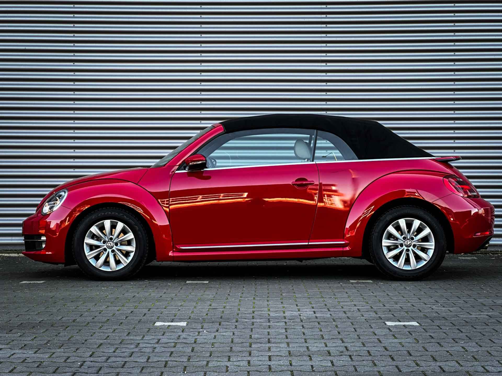 Volkswagen Beetle Cabriolet 1.2 TSI Design | Leder | Parkeersensoren | Windscherm | 1e eig. | Radio/CD | Elektr. ramen | - 9/43